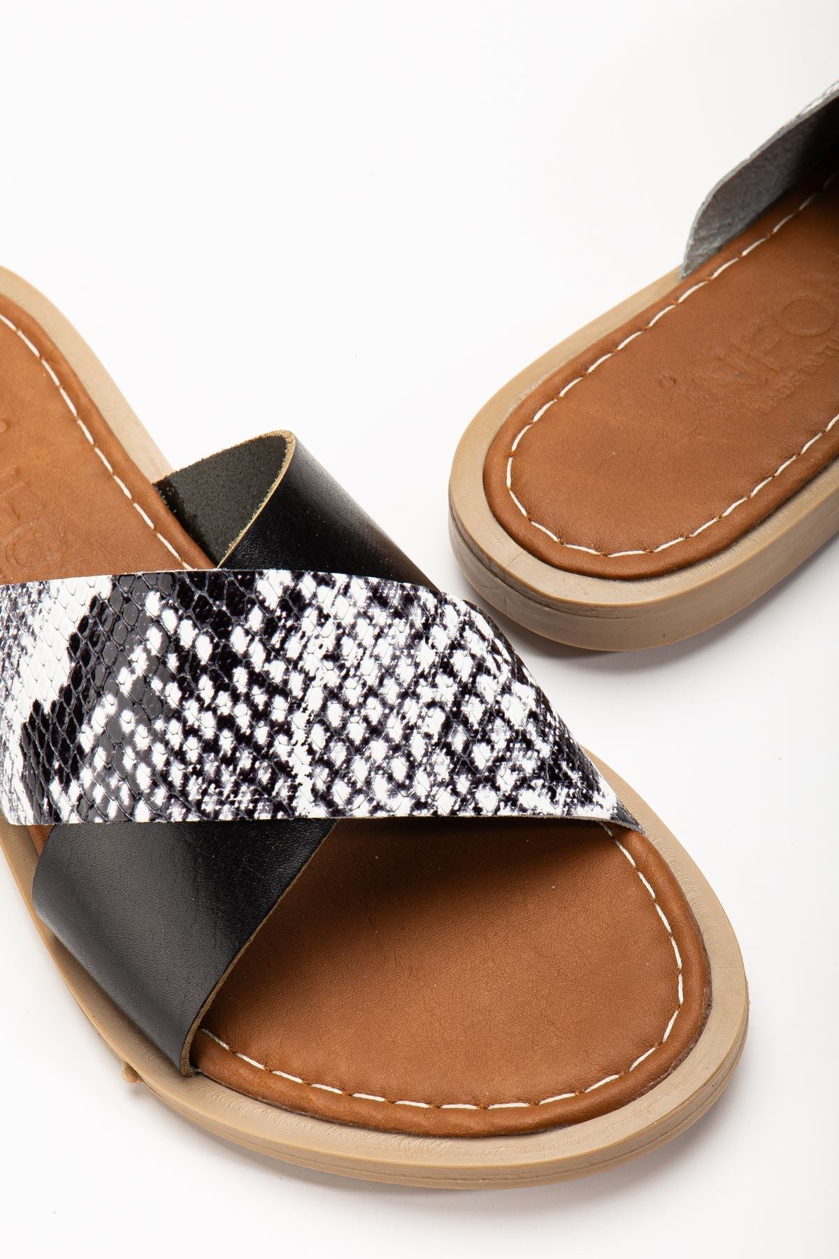 169 - 076ortopedik hakiki deri çapraz bantli kadin terlik - Justyol