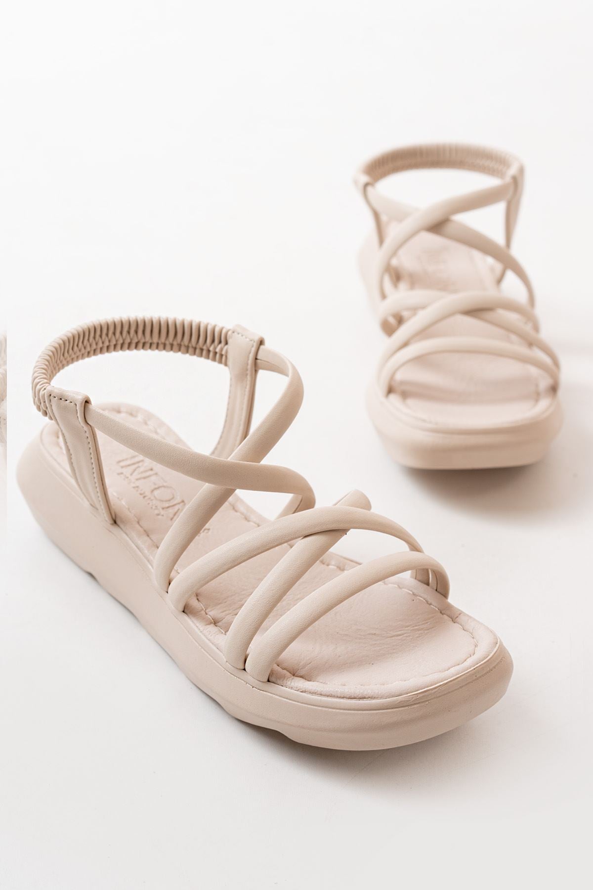 841 - 841lastikli günlük kadin sandalet - Justyol