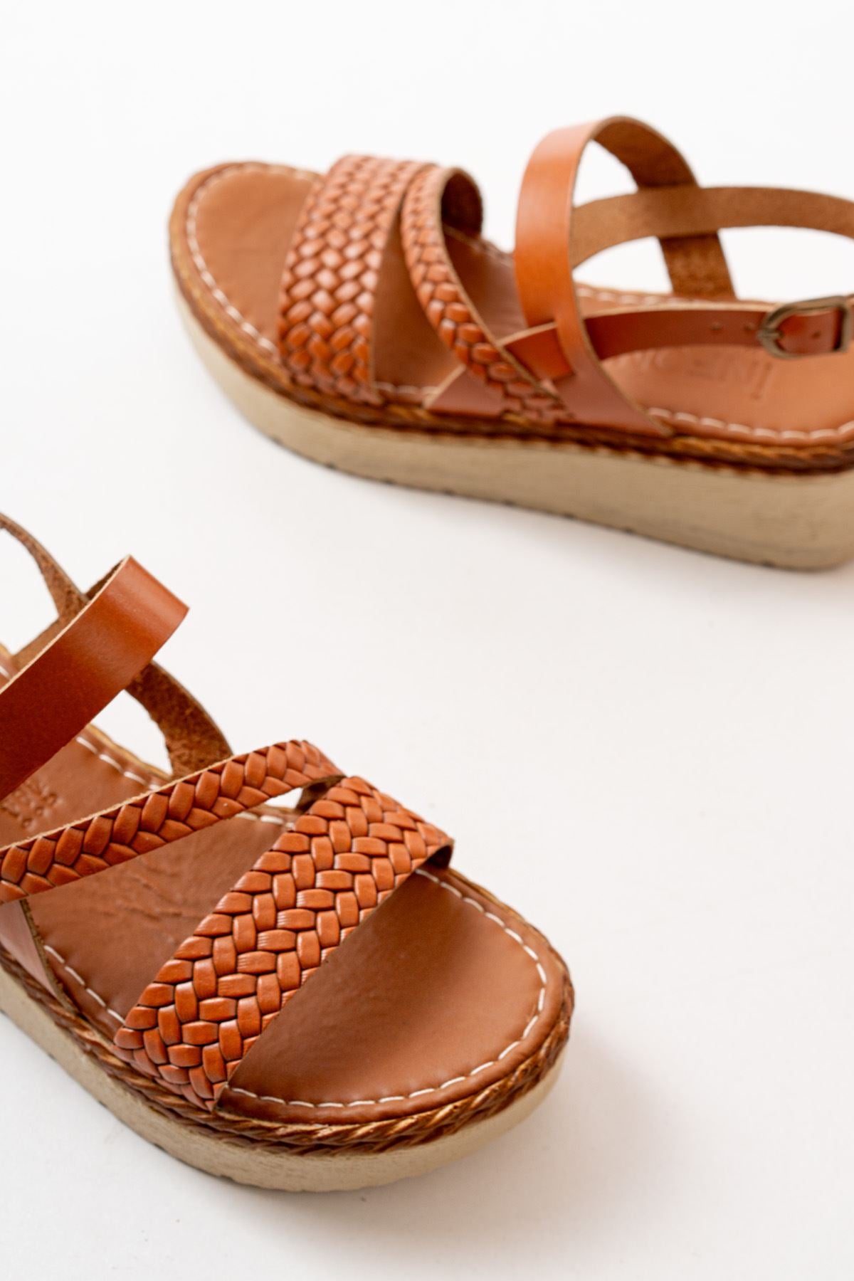 730 - 152ortopedik hakiki deri dolgu kadin sandalet - Justyol