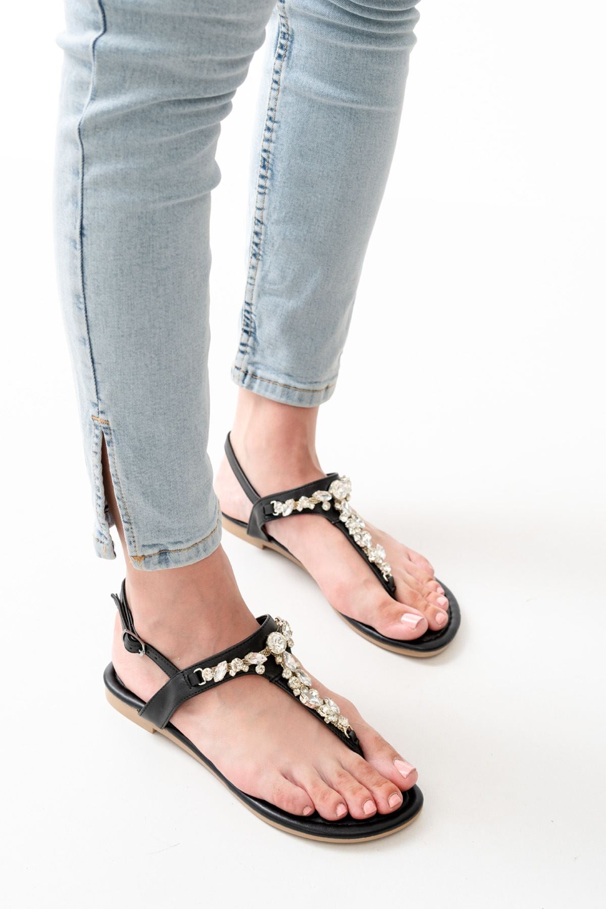 152 - 1110multi taşli parmak arasi kadin sandalet - Justyol