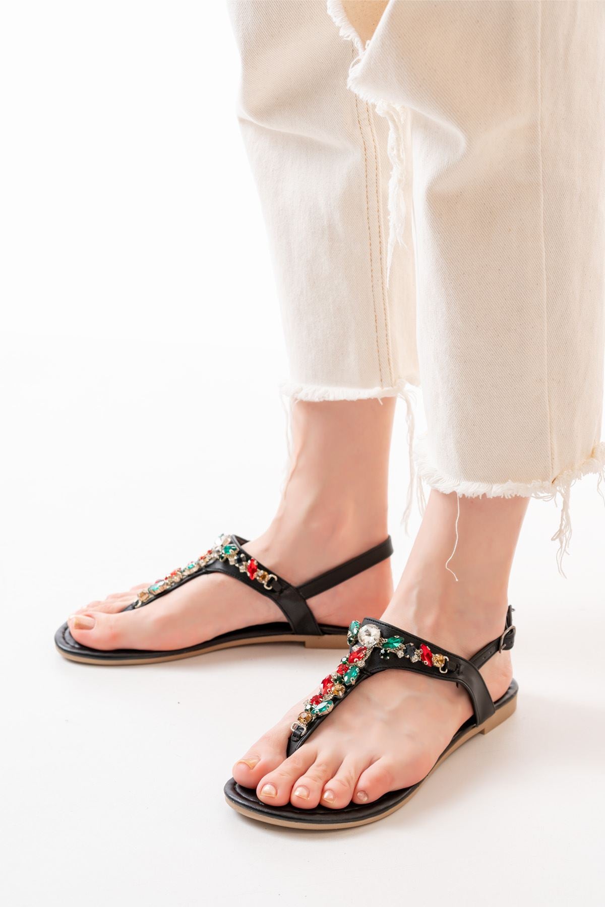 152 - 1110multi taşli parmak arasi kadin sandalet - Justyol