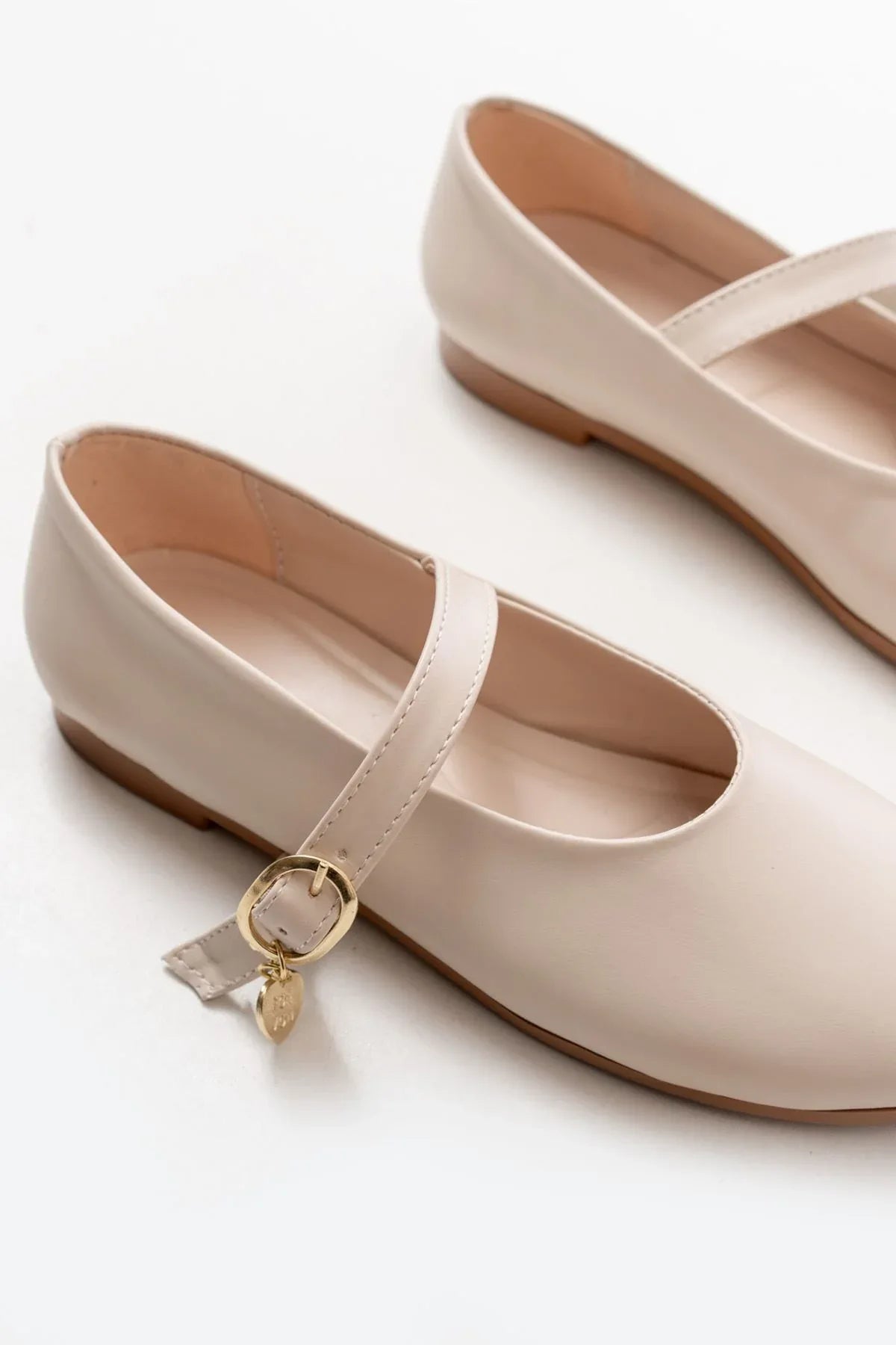 inf-324Ballerines femme vernies avec bride et boucle pour usage quotidien - Justyol