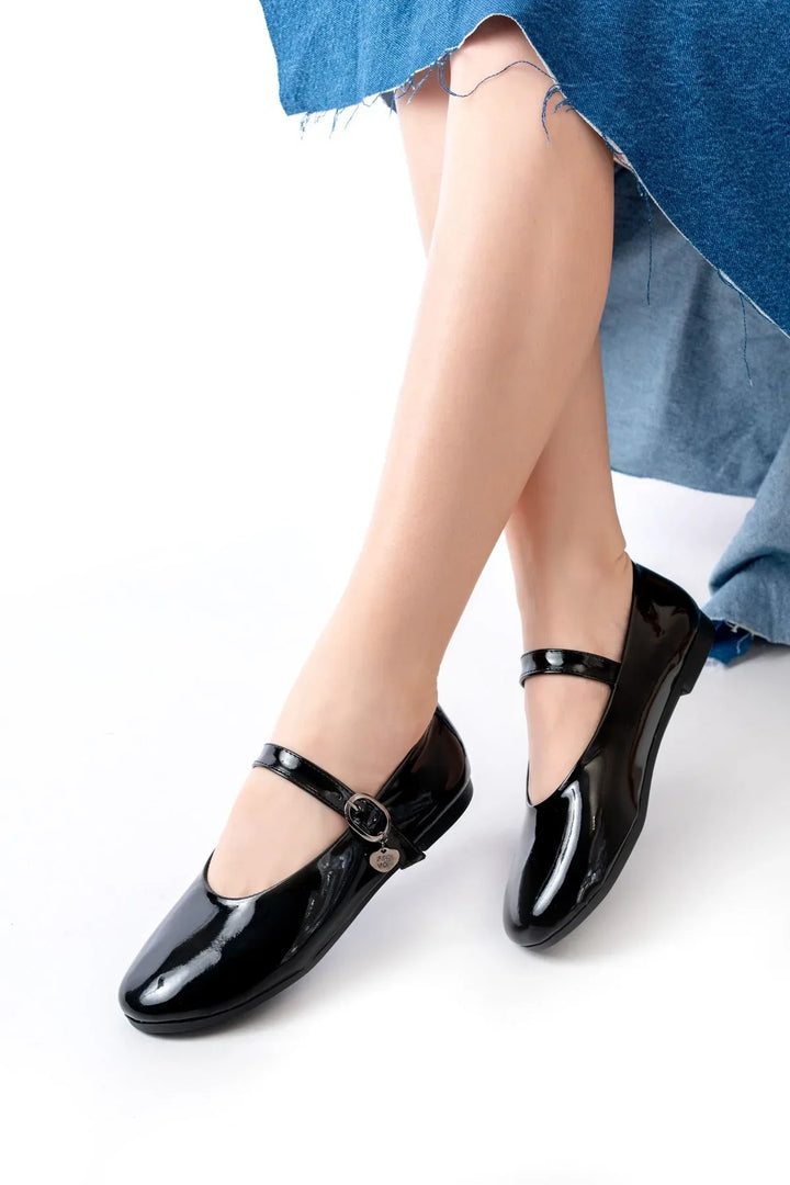 inf-324Ballerines femme vernies avec bride et boucle pour usage quotidien