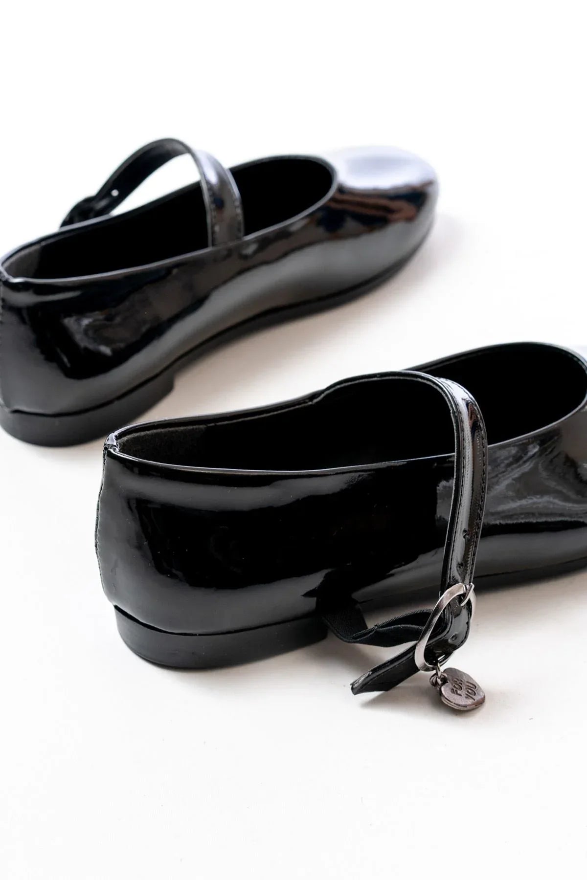 inf-324Ballerines femme vernies avec bride et boucle pour usage quotidien - Justyol