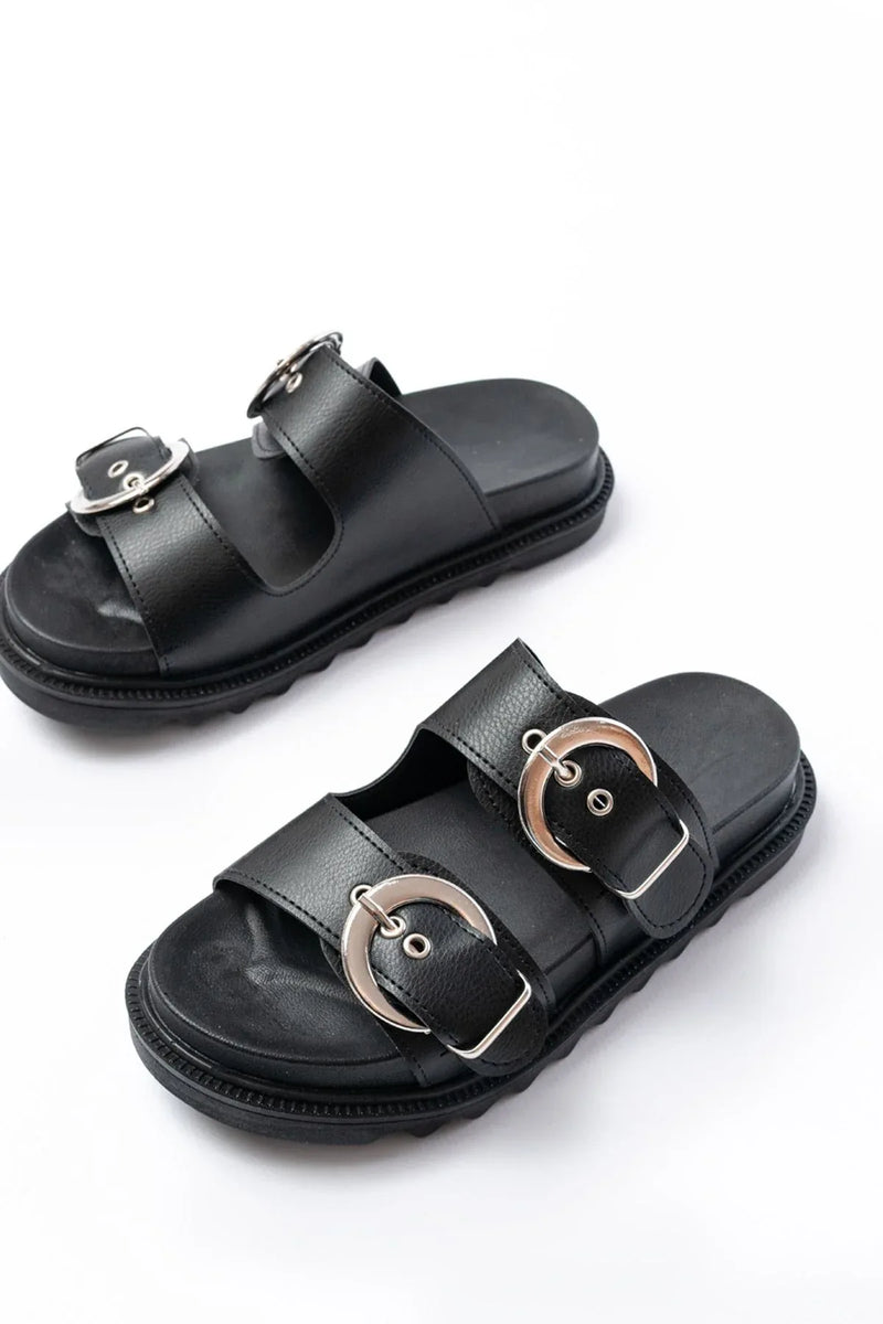 <tc>حذاء نسائي مفتوح عملي - مزين باكسسوار معدن dm-6010</tc>