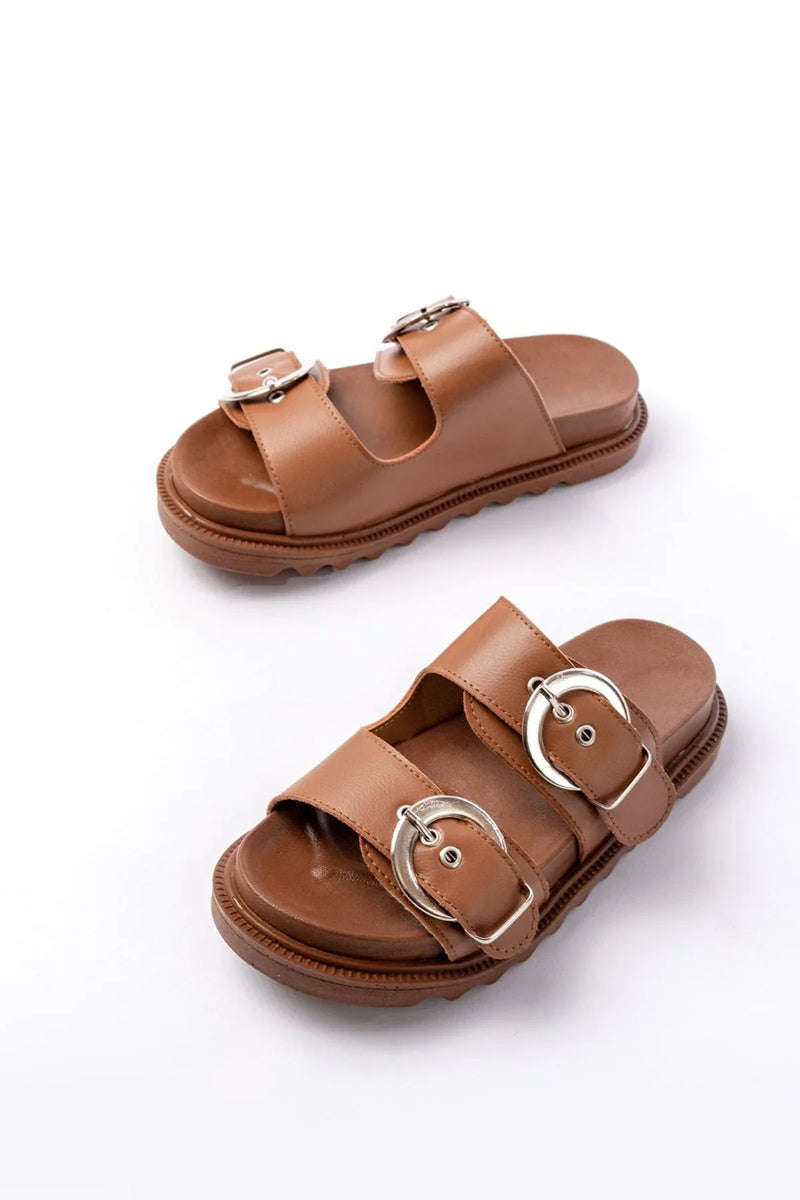 <tc>حذاء نسائي مفتوح عملي - مزين باكسسوار معدن dm-6010</tc>