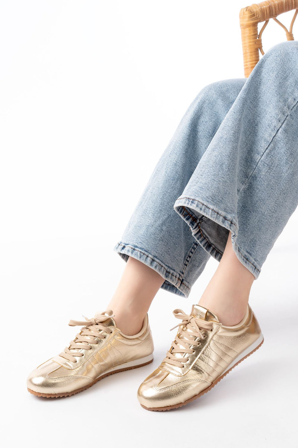 m-1009 Baskets Femme Argentées Vernis à Lacets