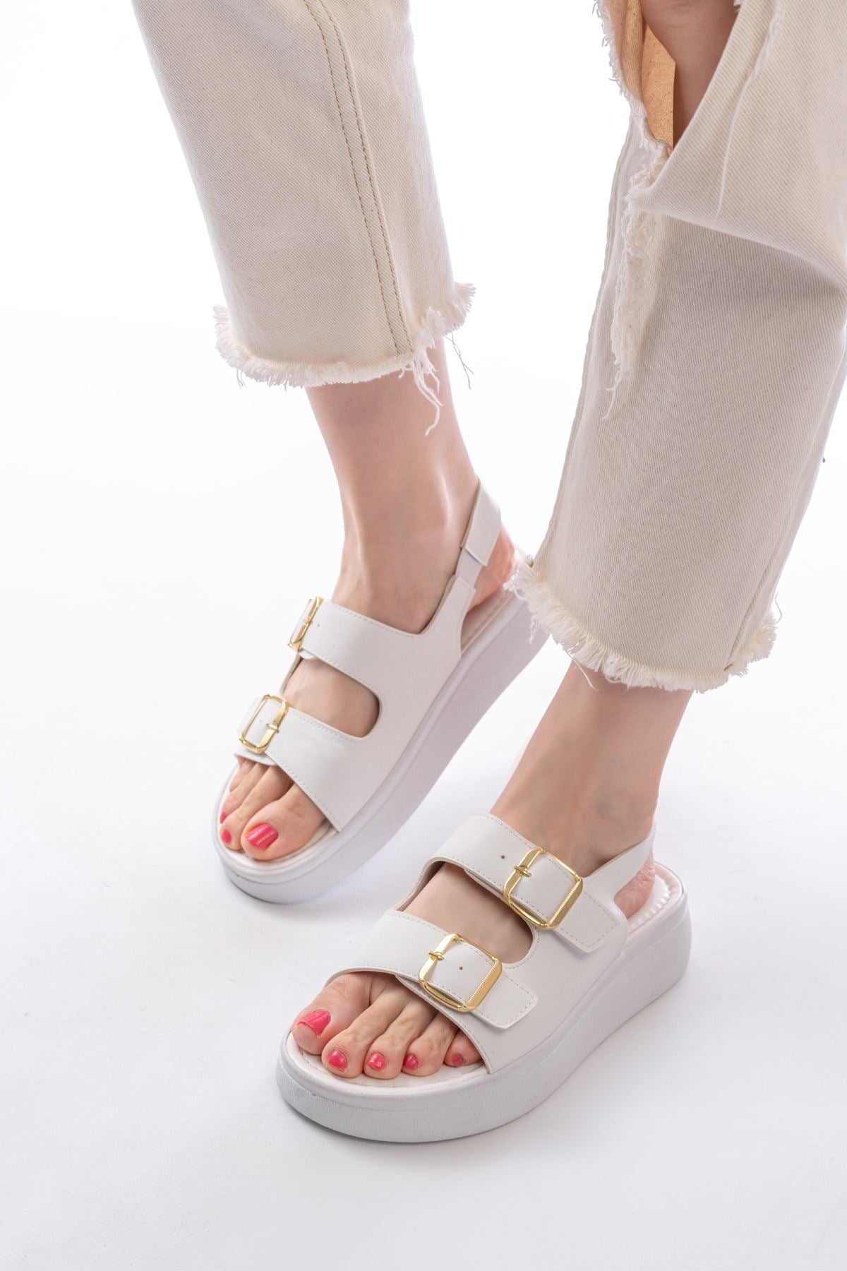 24413 - 572günlük dolgu topuk toka aksesuarli kadin sandalet - Justyol