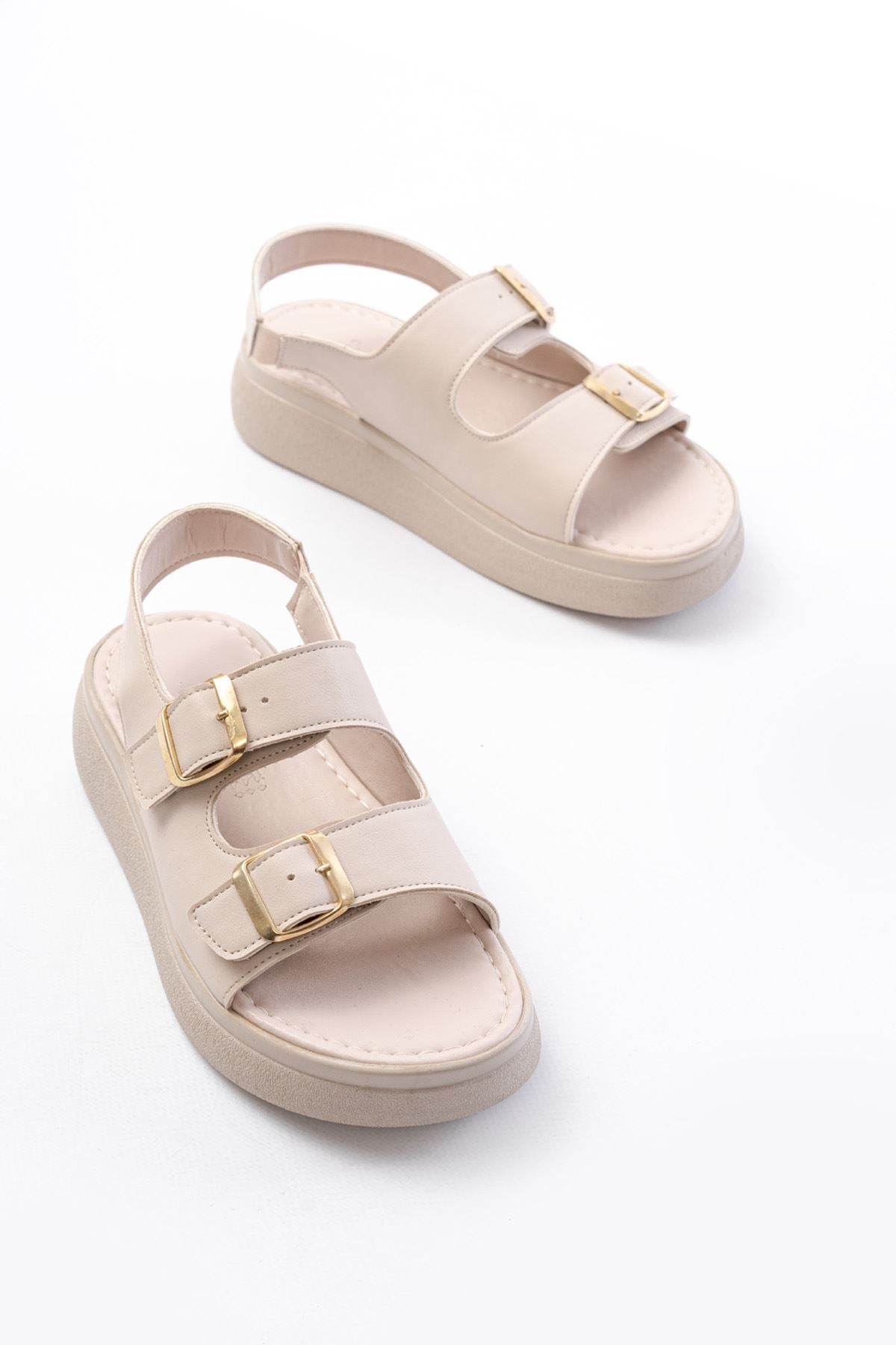 24413 - 572günlük dolgu topuk toka aksesuarli kadin sandalet - Justyol