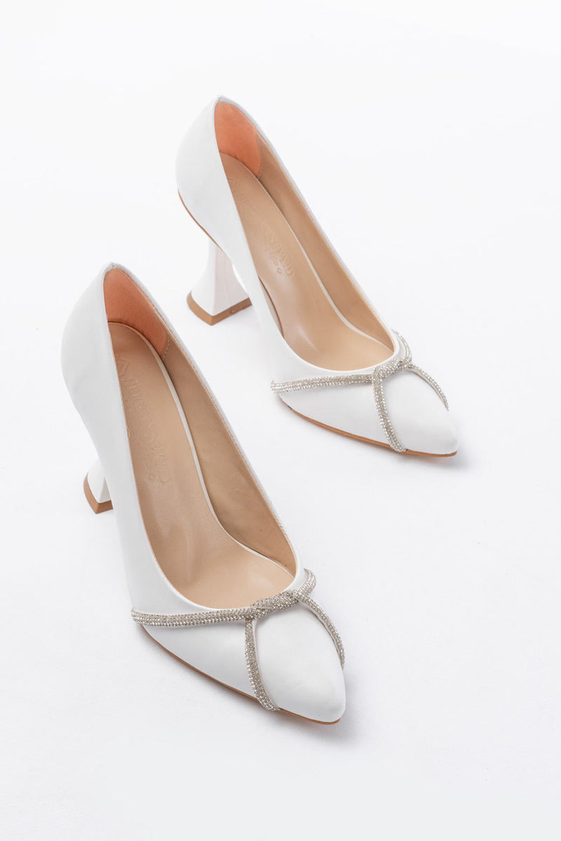 k-10Escarpins Femme à Talon Orné de Strass et Bride Enroulée – Élégance Artisanale