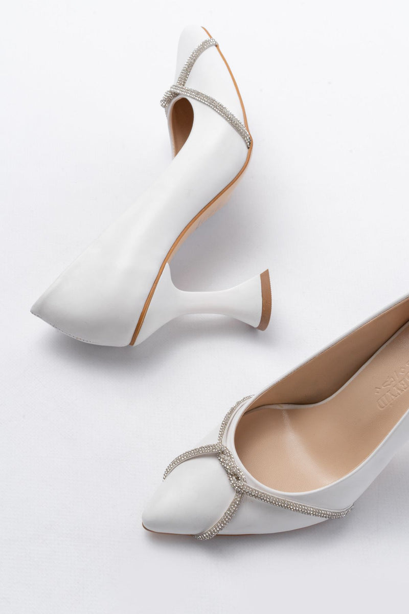 k-10Escarpins Femme à Talon Orné de Strass et Bride Enroulée – Élégance Artisanale