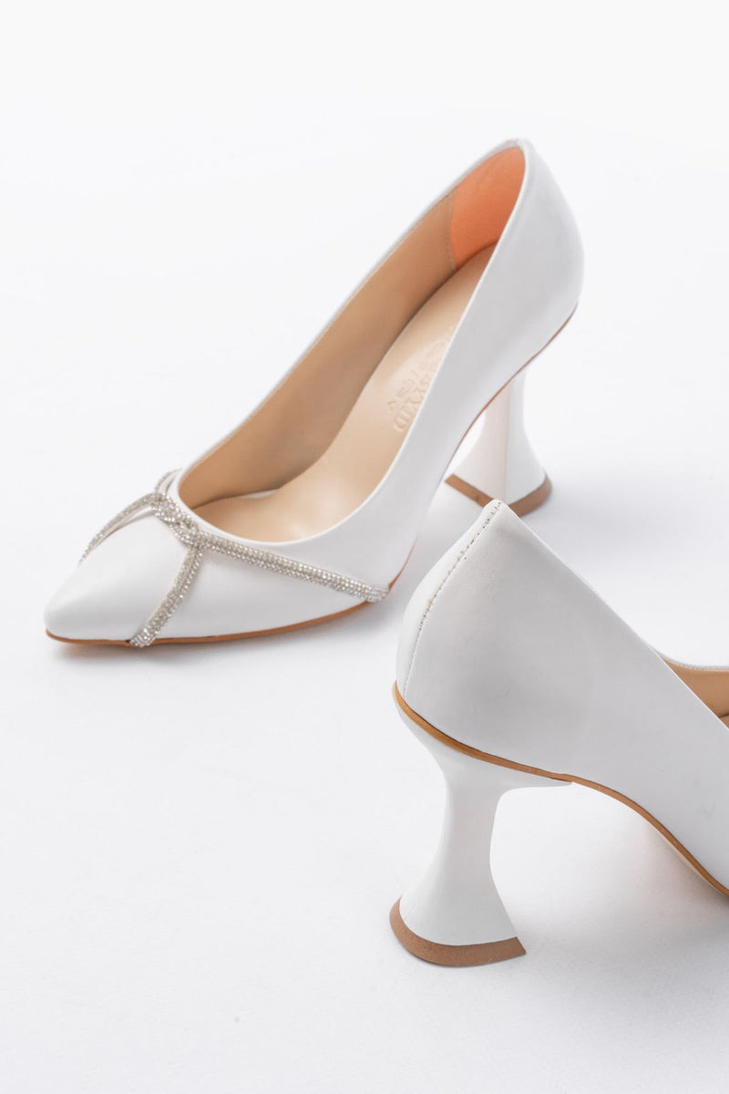 k-10Escarpins Femme à Talon Orné de Strass et Bride Enroulée – Élégance Artisanale