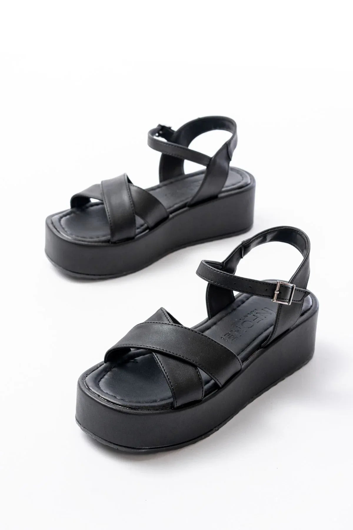 861-1005Sandales femme à talon compensé avec brides croisées - Justyol