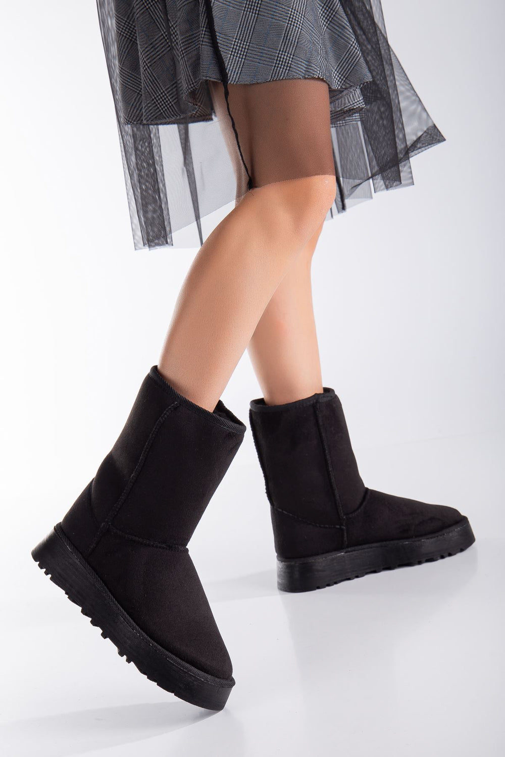 Bottes Fourrées Femme à Semelle Épaisse – Confort Hivernal et Style Tendance