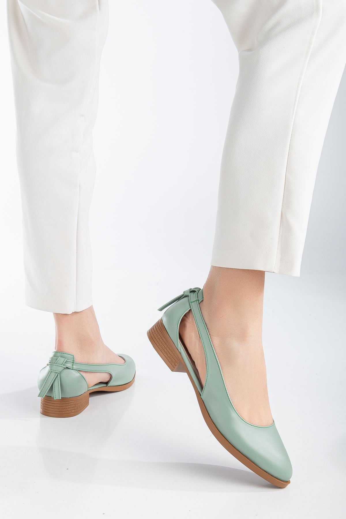 <tc>Chaussure en cuir à petit talon Volpen menthe</tc>