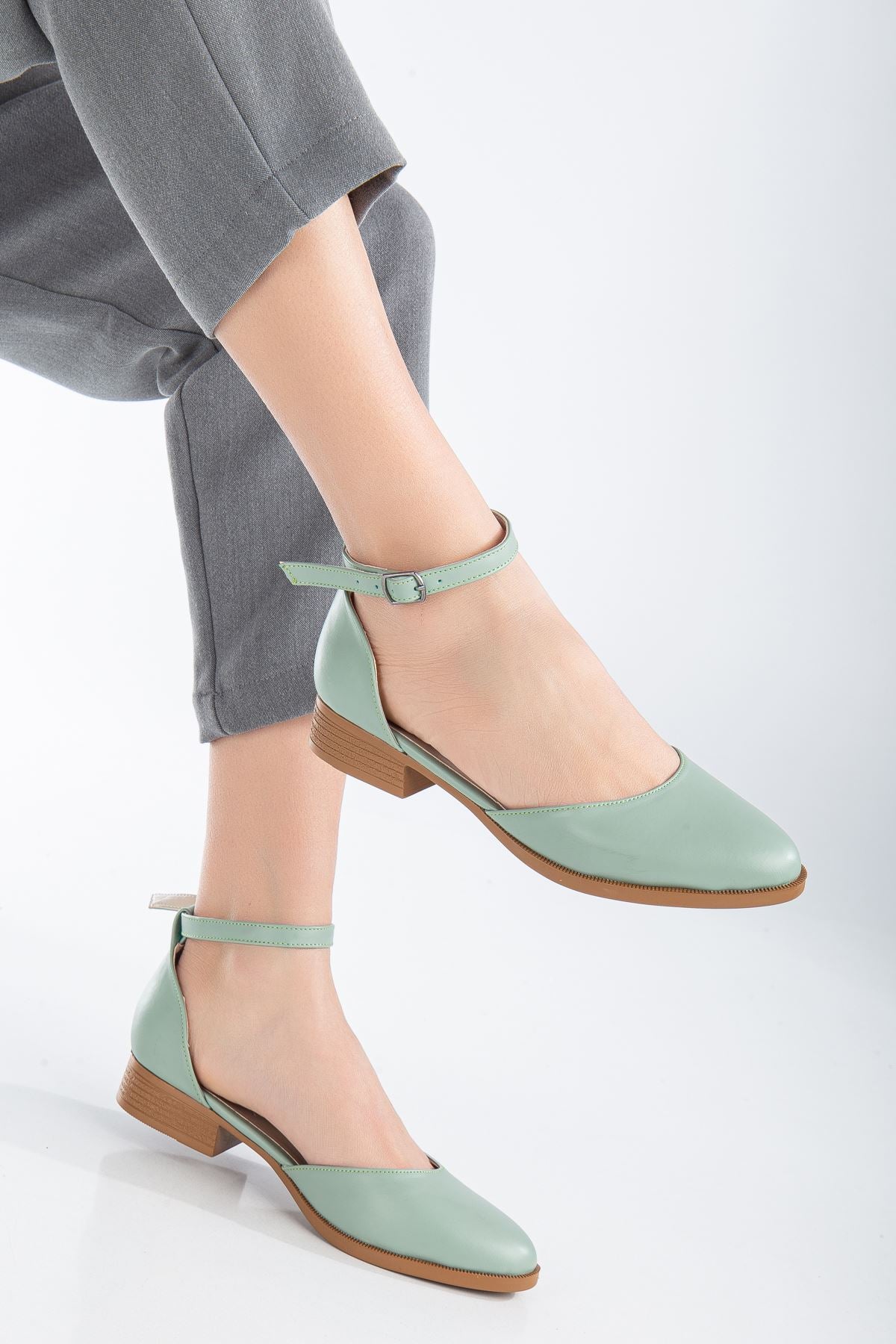 <tc>Chaussure en cuir à petit talon Tilda menthe</tc>