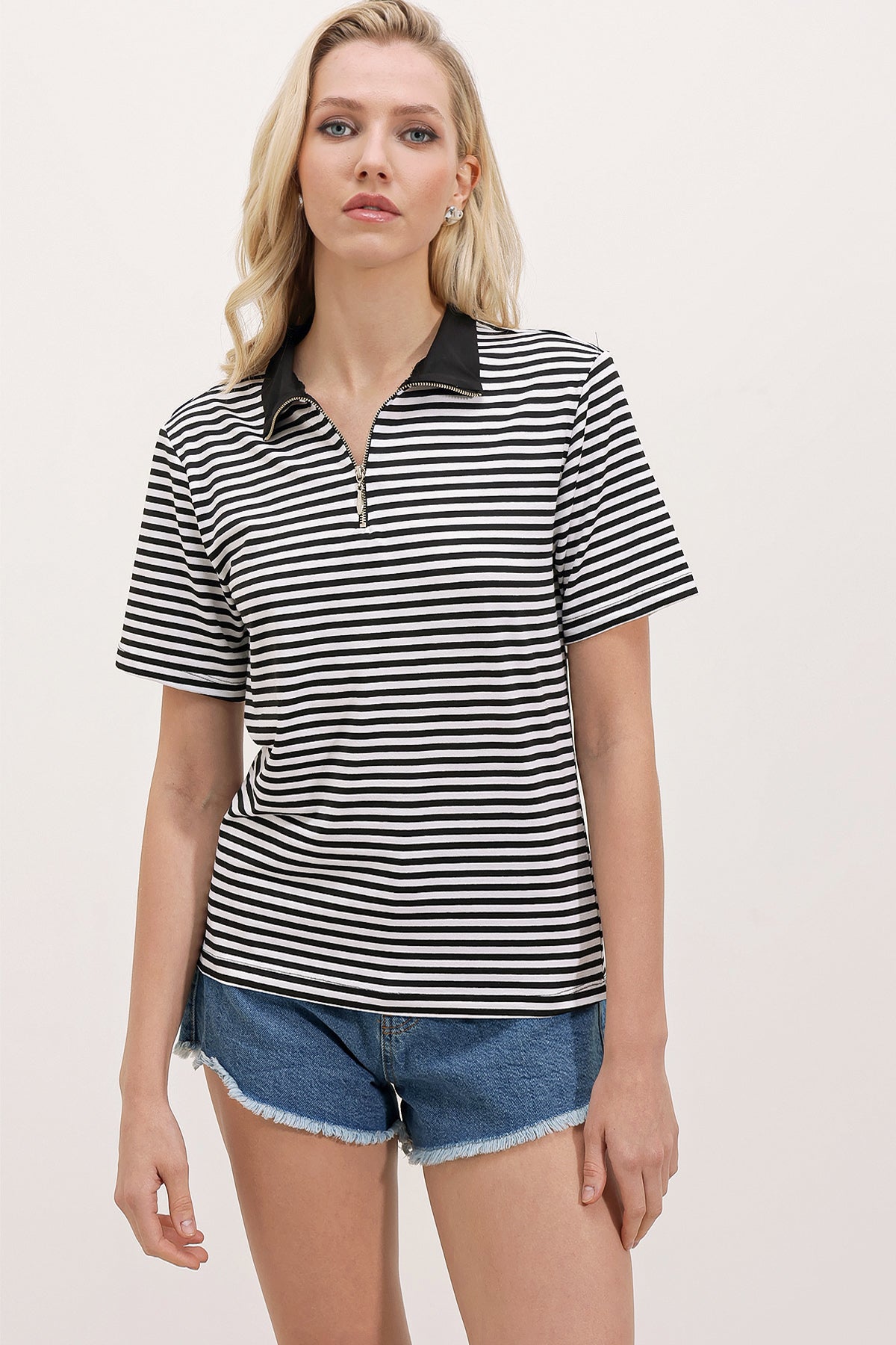 <tc>0497 t-shirt à col polo zippé rayé pour femme</tc>