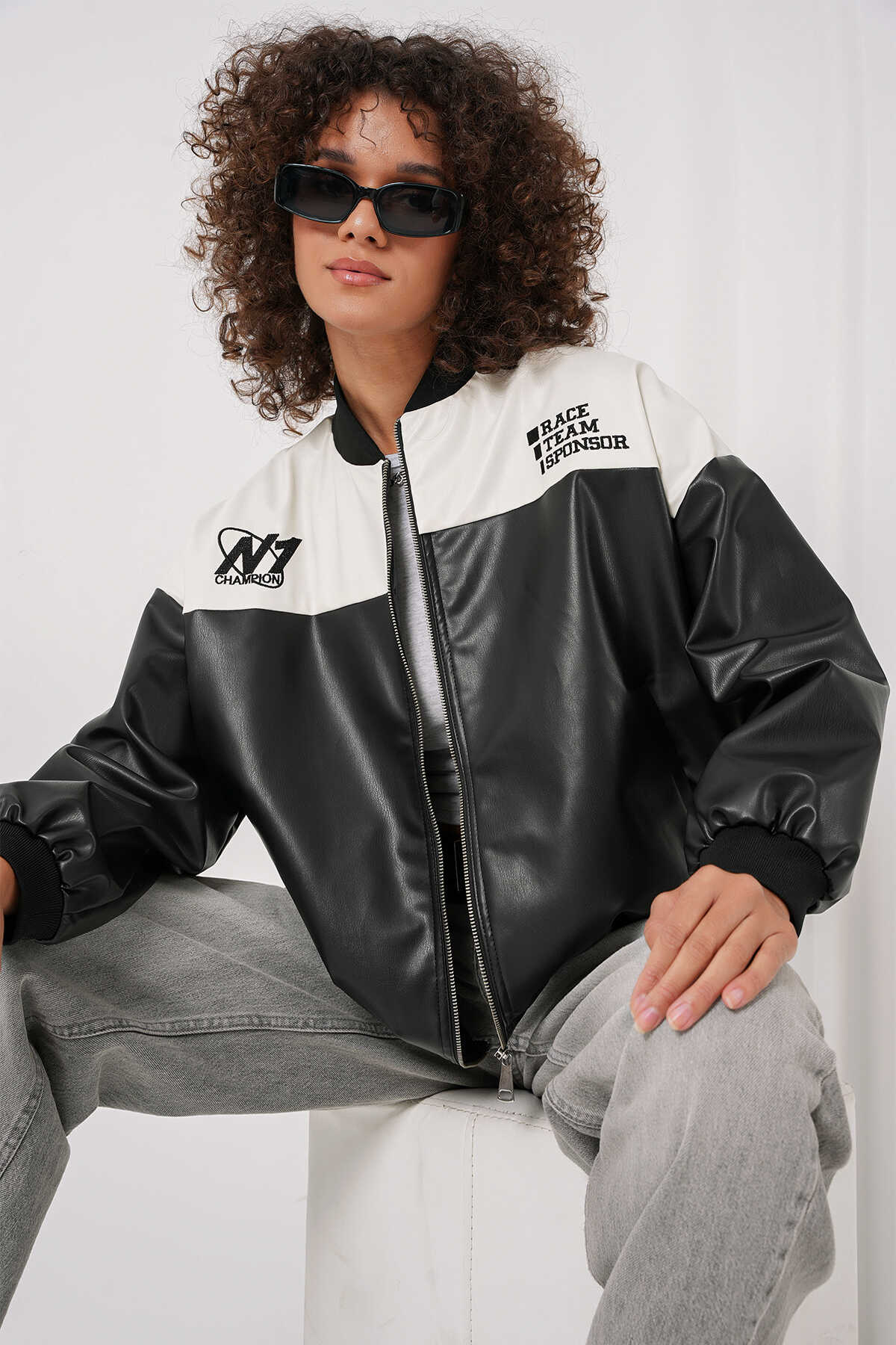 <tc>Veste bomber en simili cuir imprimée 0698.</tc>