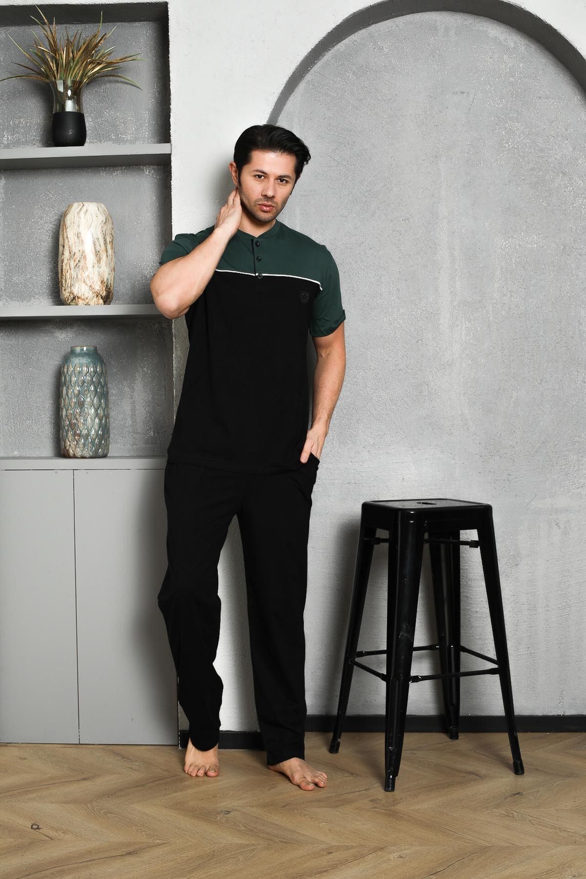 <tc>Ensemble pyjama homme en coton suprême, manches courtes, avec empiècement à trois boutons et écusson, pour l'été M58322310</tc>