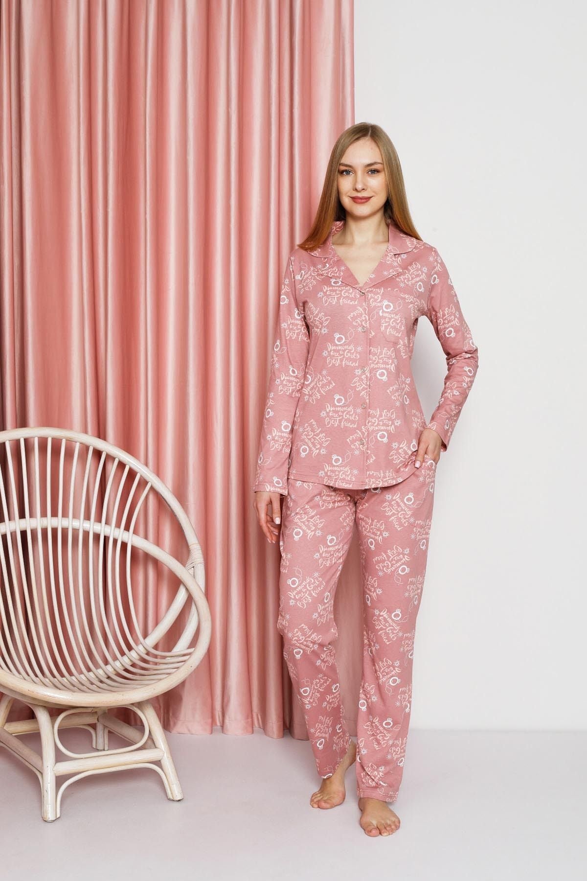 <tc>Pyjama Femme Ensemble Suprem Manches Longues Boutonné sur Toute la Longueur avec Inscription "Diamond" Coton Saisonnière Modèle W20622305</tc>