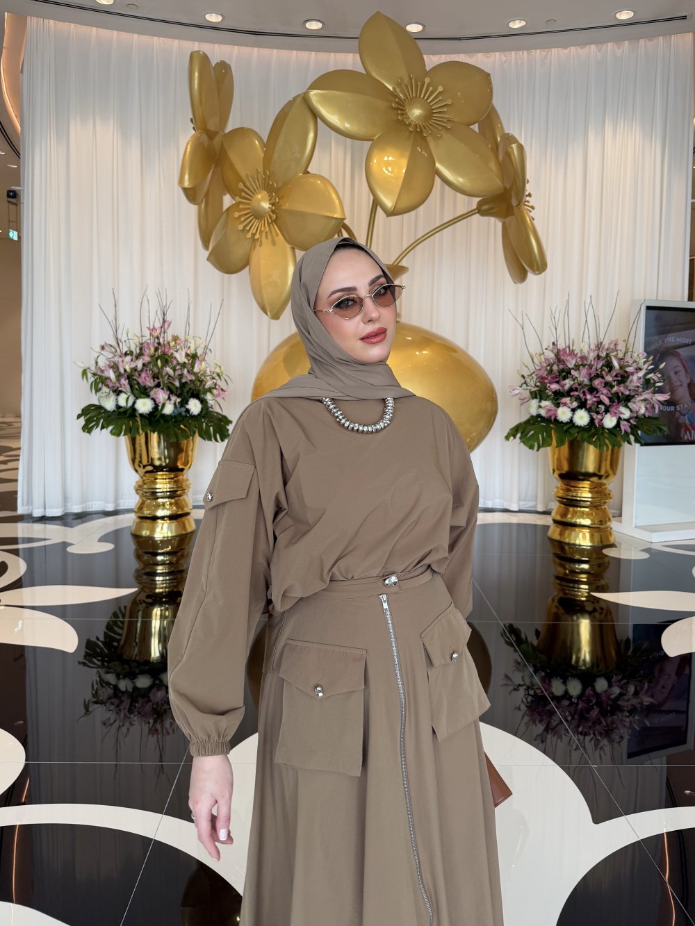 طقم نسائي عصري 2 قطع تونيك + تنورة قماش باراشوت خفيف وعملي