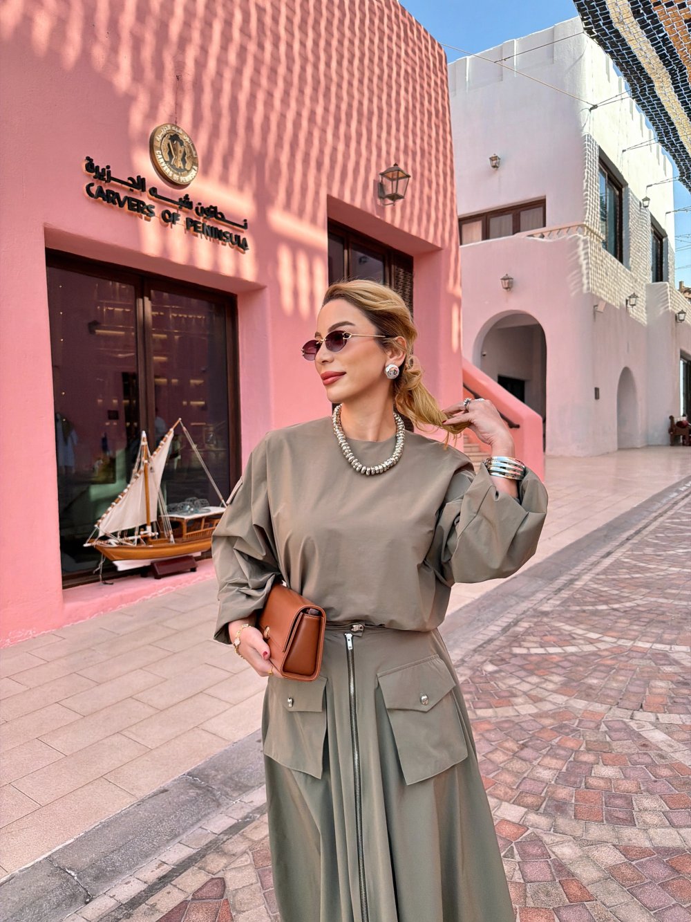 طقم نسائي عصري 2 قطع تونيك + تنورة قماش باراشوت خفيف وعملي