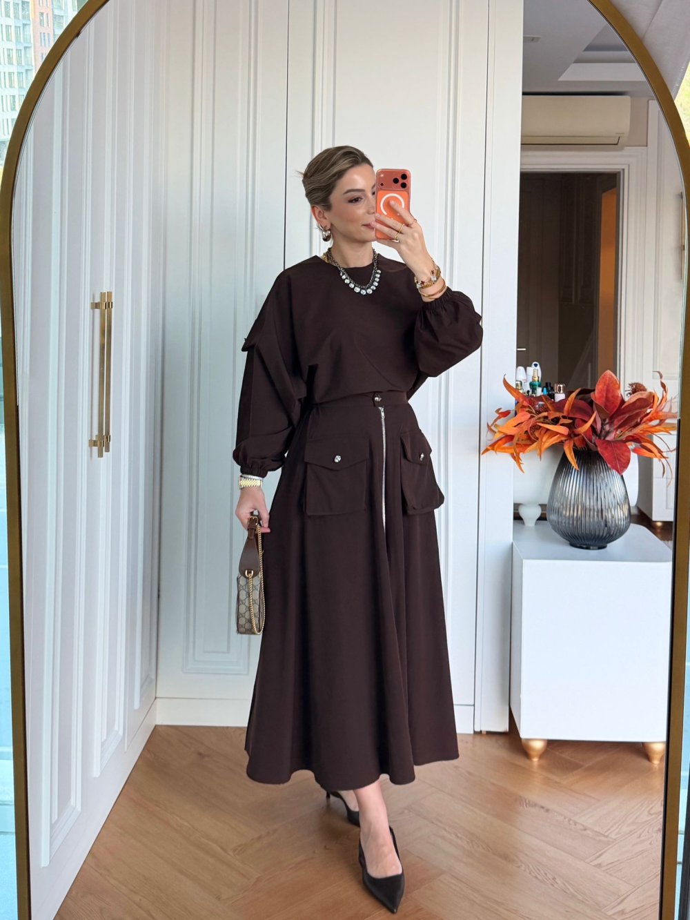 طقم نسائي عصري 2 قطع تونيك + تنورة قماش باراشوت خفيف وعملي