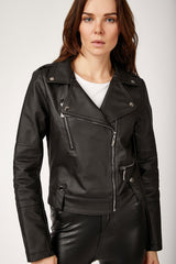 <tc>Veste en simili cuir de style biker 1025.</tc>