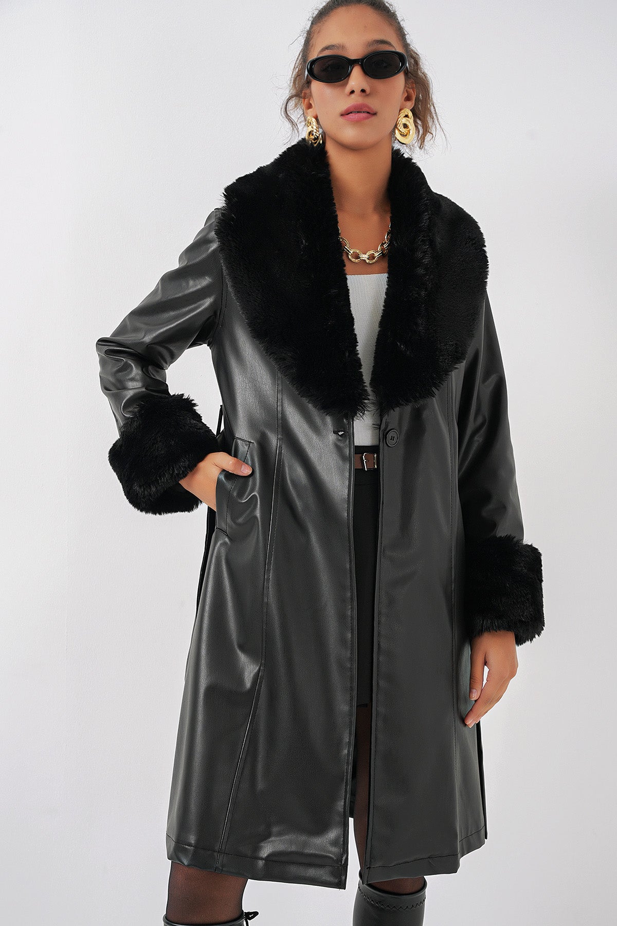 <tc>Manteau en cuir synthétique avec fourrure 1045</tc>