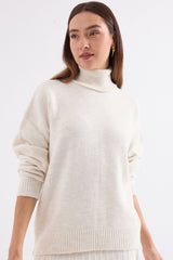 <tc>15917 pull oversize en maille pour femme à col roulé.</tc>