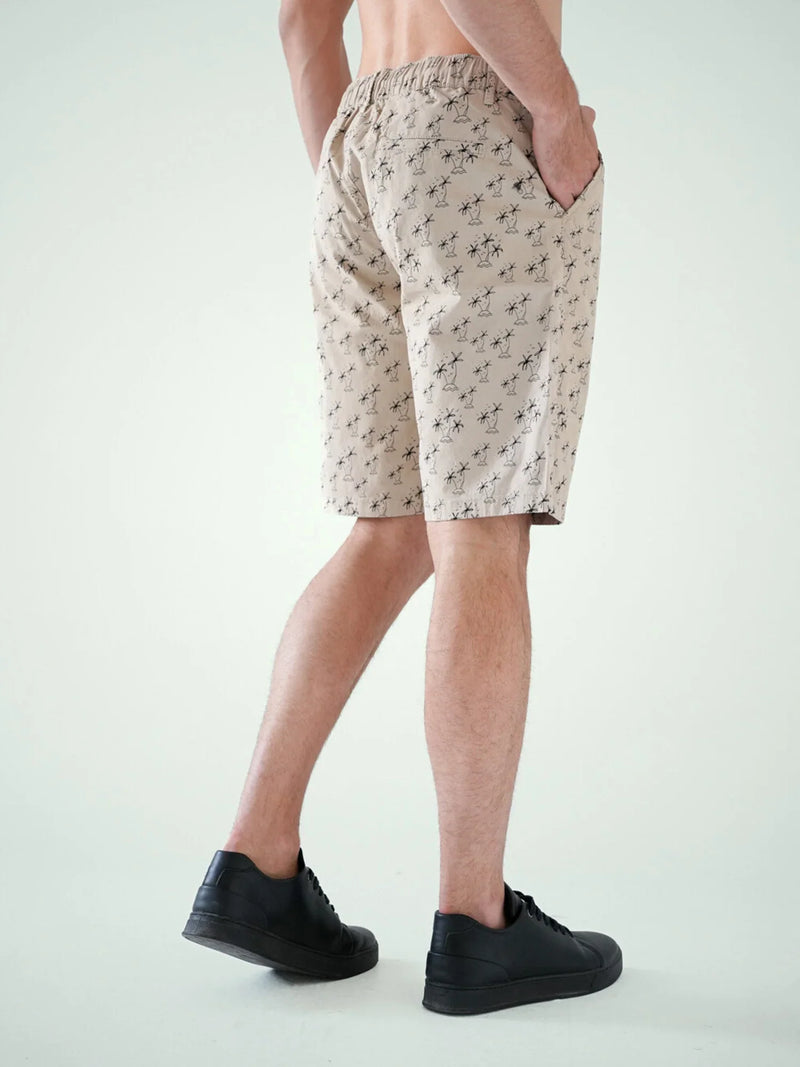 Short homme d’été avec taille élastique, cordon de serrage et imprimé palmiers – coloris clair – SHR24SGAS23183TM1