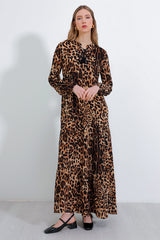 <tc>Robe de modestie avec lien au cou 1627.</tc>