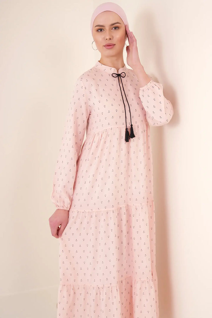 Robe Modeste Col Noué Femme Élégante