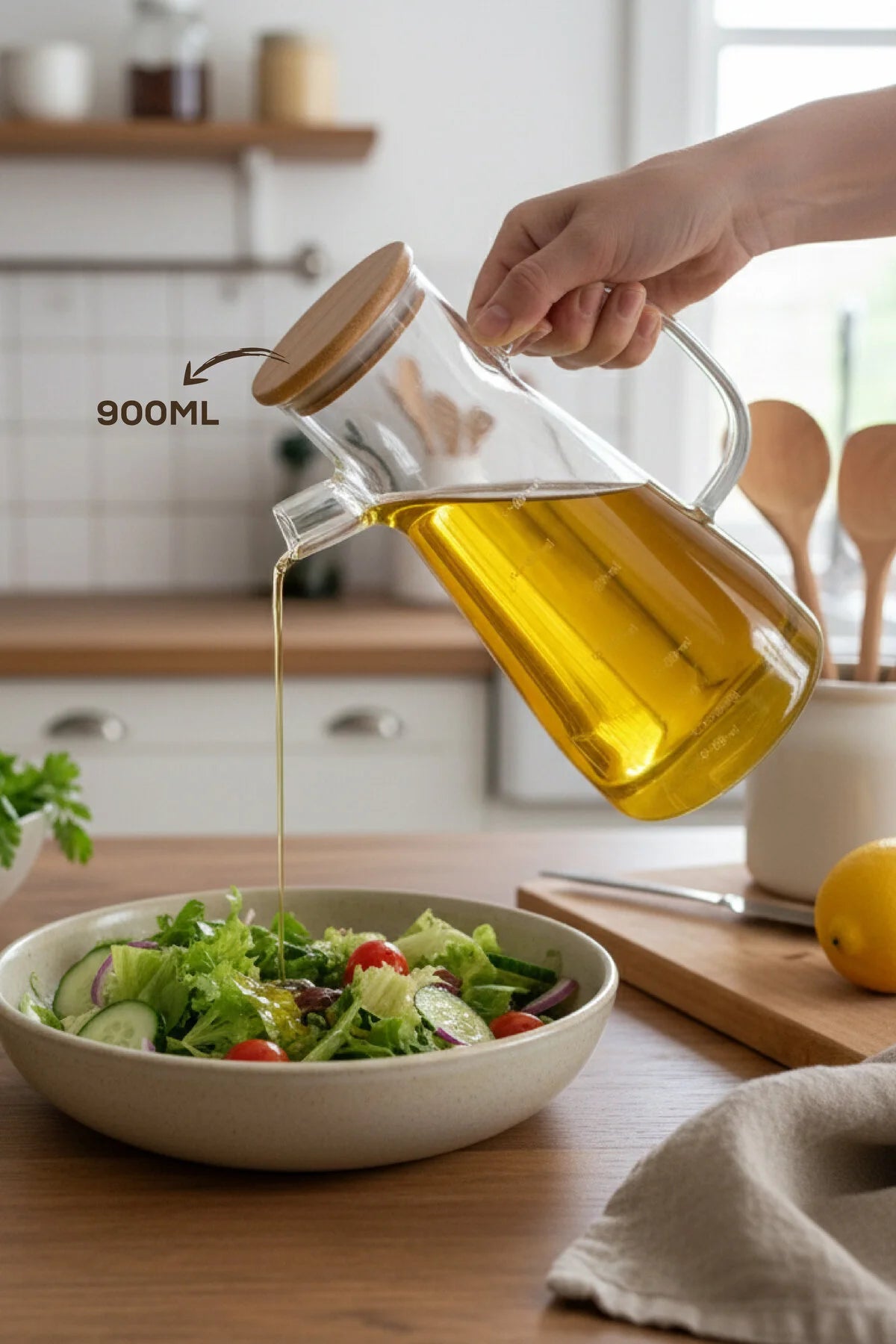 زجاجة زيت 900 مل – أناقة وعملية على سطح المطبخ