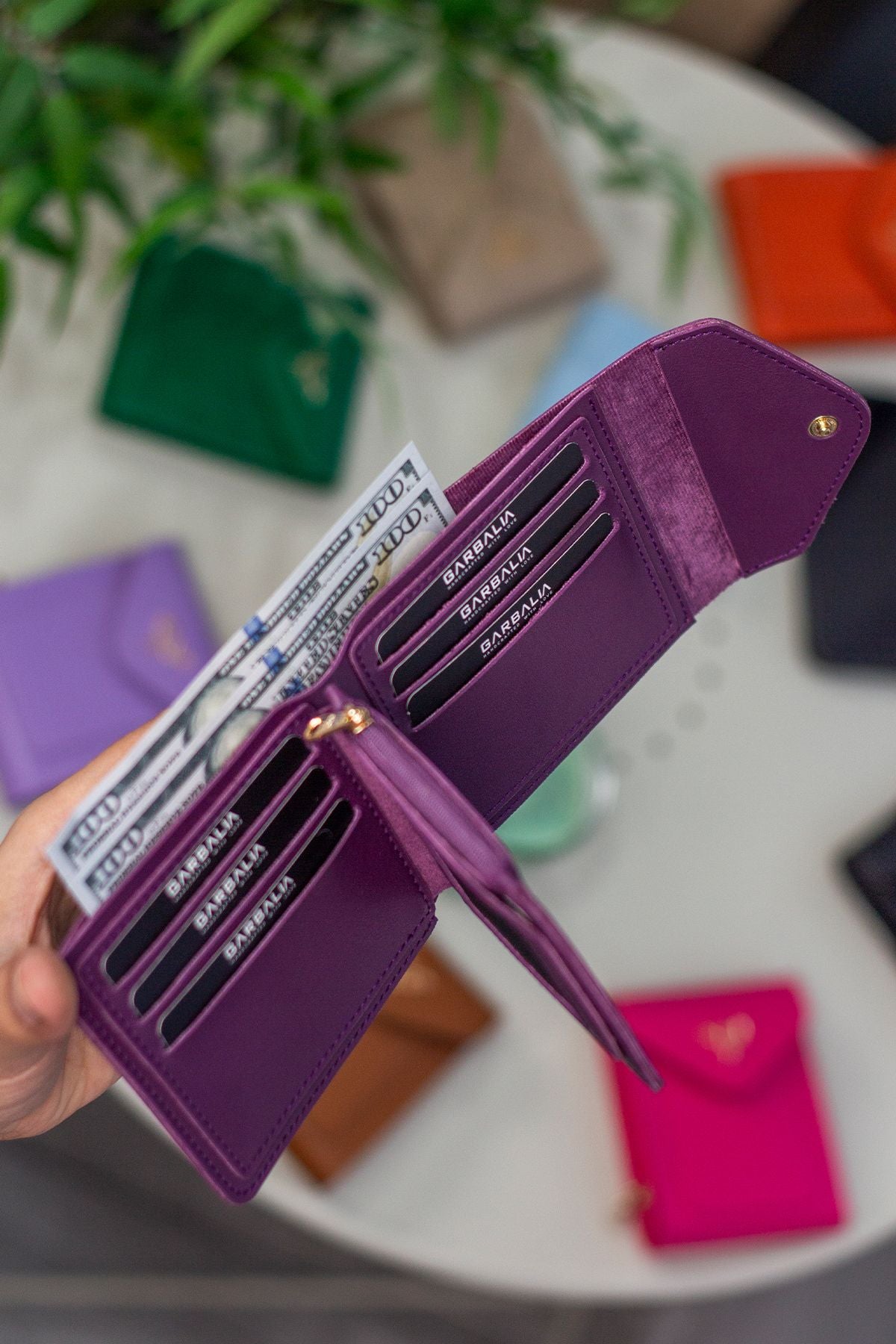 Peru Vegan Deri Fermuarlı Bozuk Para Bölmeli Bol Kartlıklı Kadın Cüzdanı - Justyol