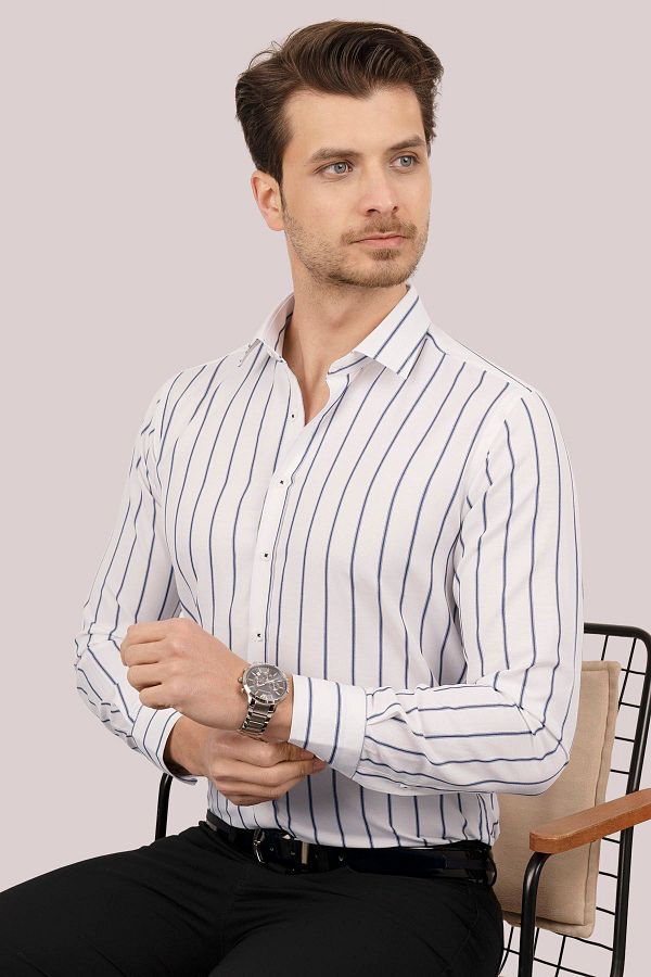 Une chemise rayée slim fit pour homme en blanc.-6537