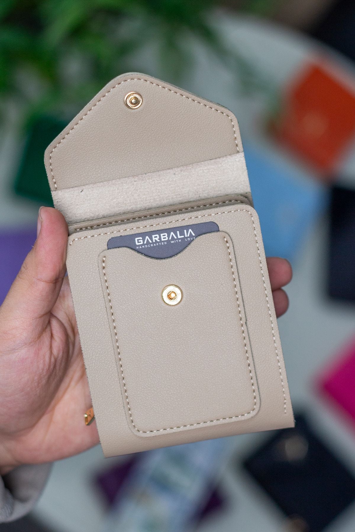 Peru Vegan Deri Fermuarlı Bozuk Para Bölmeli Bol Kartlıklı Kadın Cüzdanı - Justyol