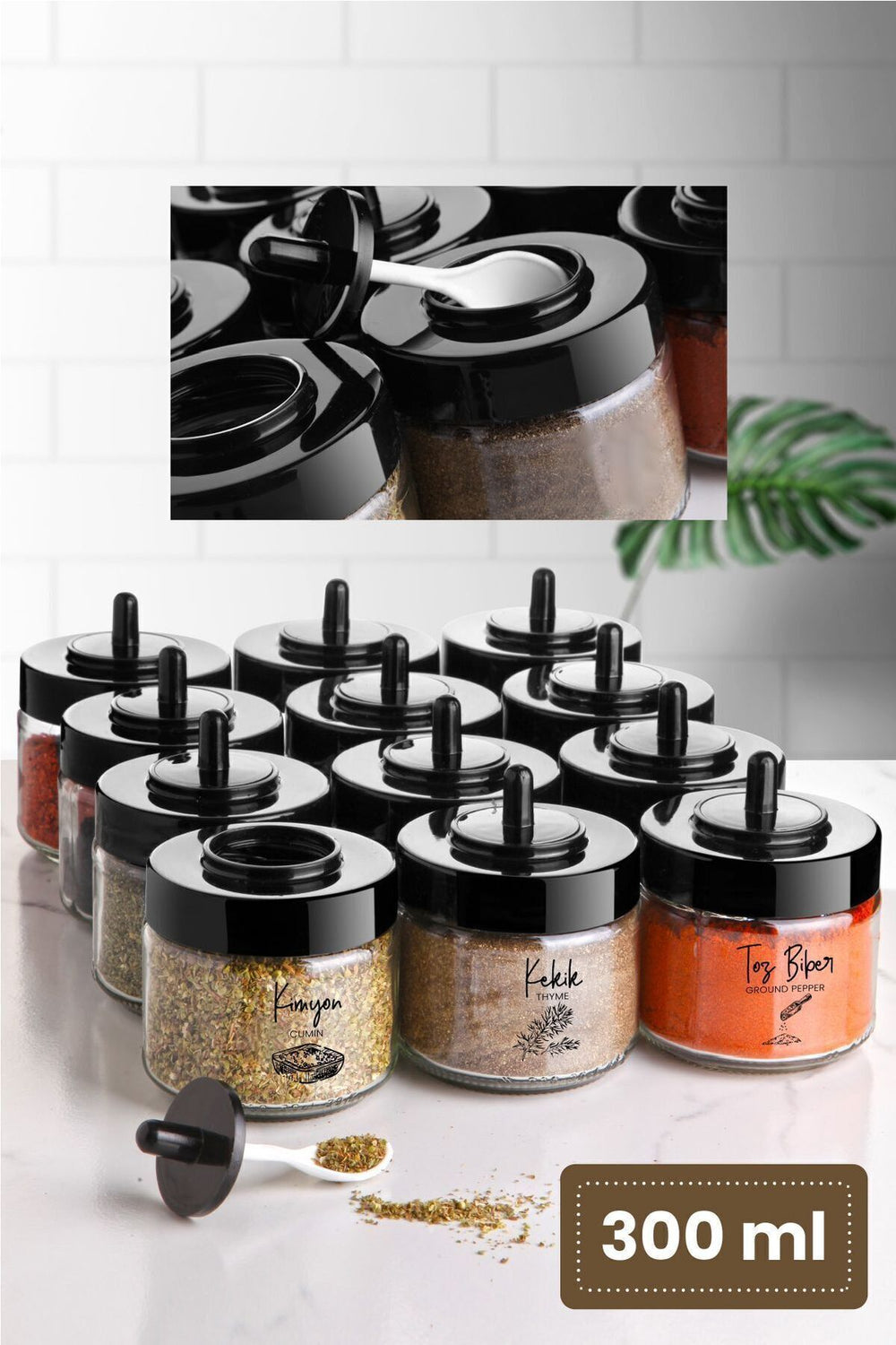 Set de 12 pots à épices noirs avec étiquettes sérigraphiées et cuillère intégrée – format compact