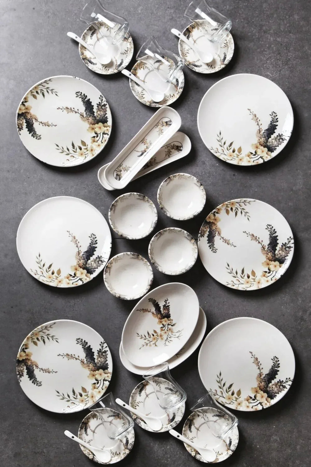 Service de petit-déjeuner en porcelaine New Bone « Fleurs des Champs » 32 pièces pour 6 personnes