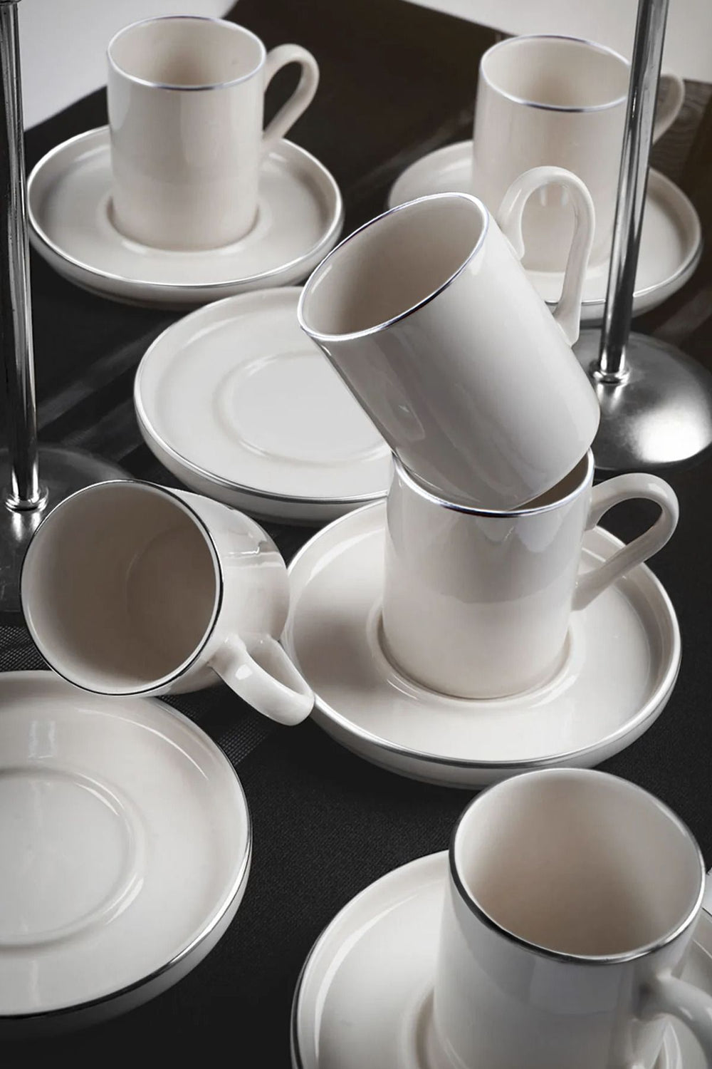 Service tasses à café empilables en porcelaine 6 personnes 12 pièces – Finition argentée élégante