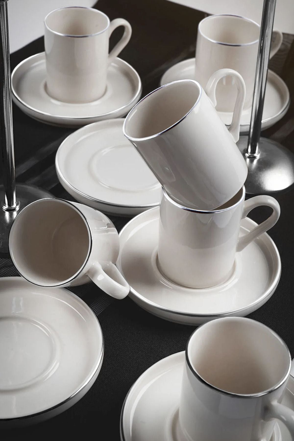 Service tasses à café empilables en porcelaine 6 personnes 12 pièces – Finition argentée élégante