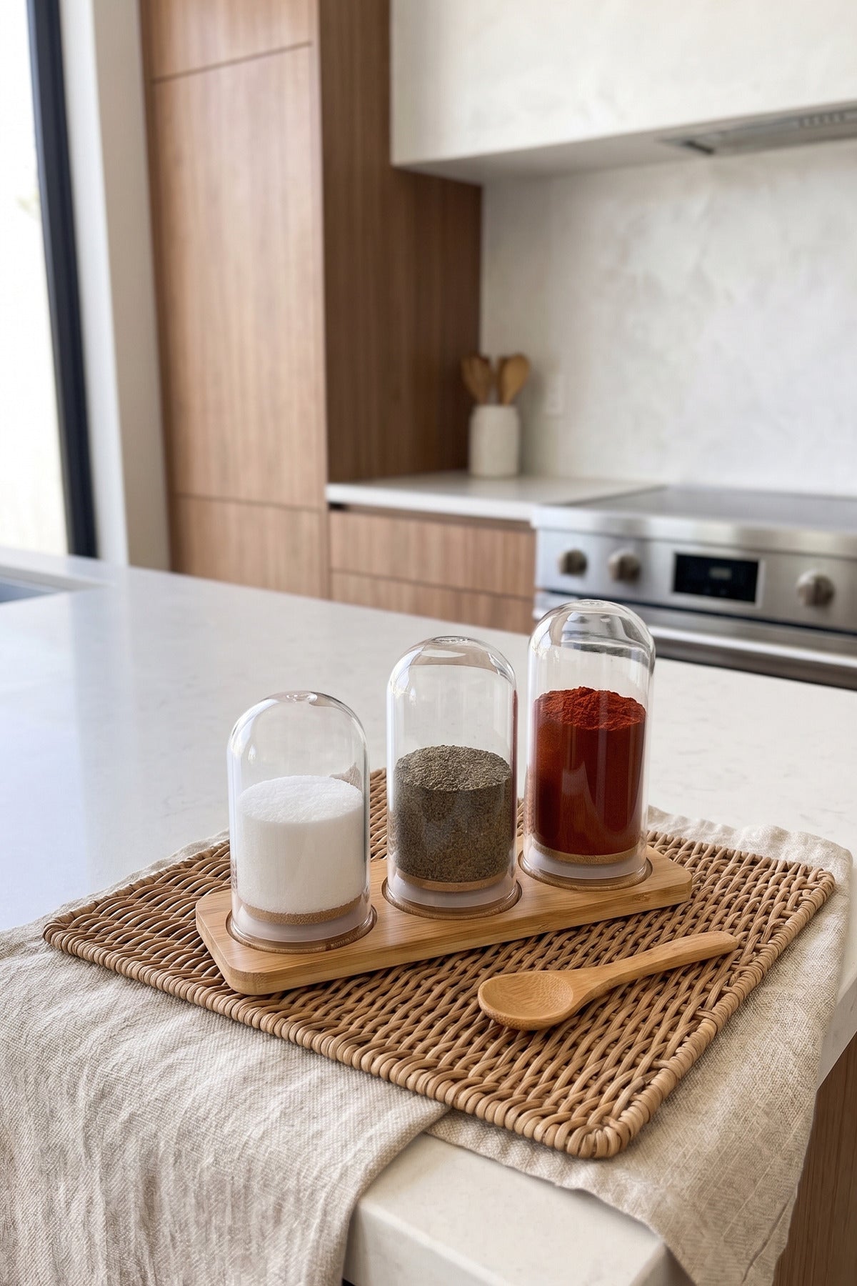 Set de 3 Pots à Épices en Verre avec Support en Bambou – Sel, Poivre et Condiments