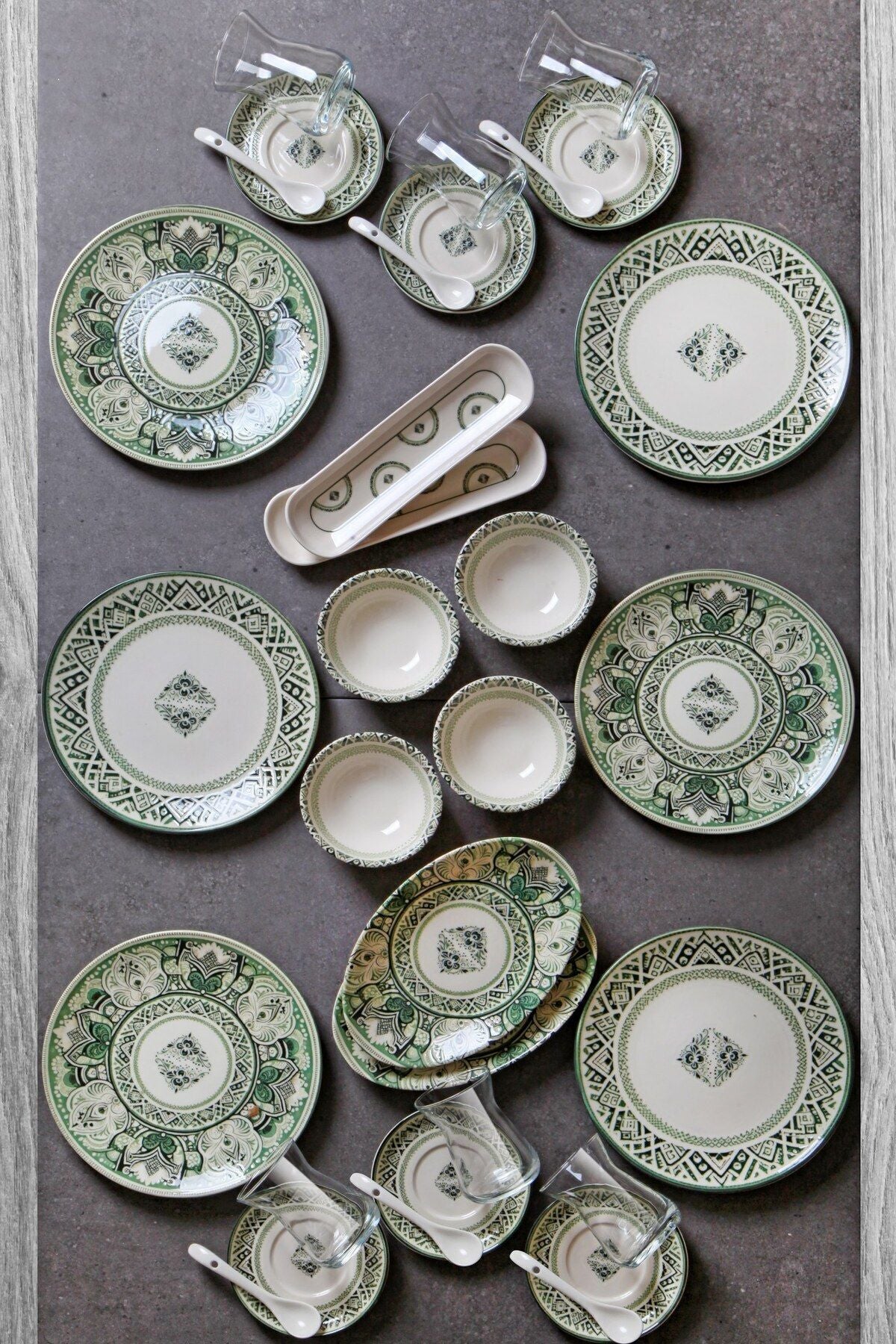 Service petit-déjeuner en porcelaine premium 6 personnes 32 pièces motif décoratif – ensemble complet avec tasses à thé et cuillères