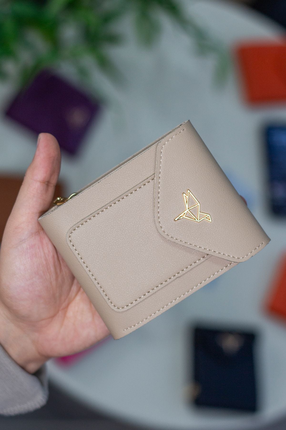 Peru Vegan Deri Fermuarlı Bozuk Para Bölmeli Bol Kartlıklı Kadın Cüzdanı - Justyol