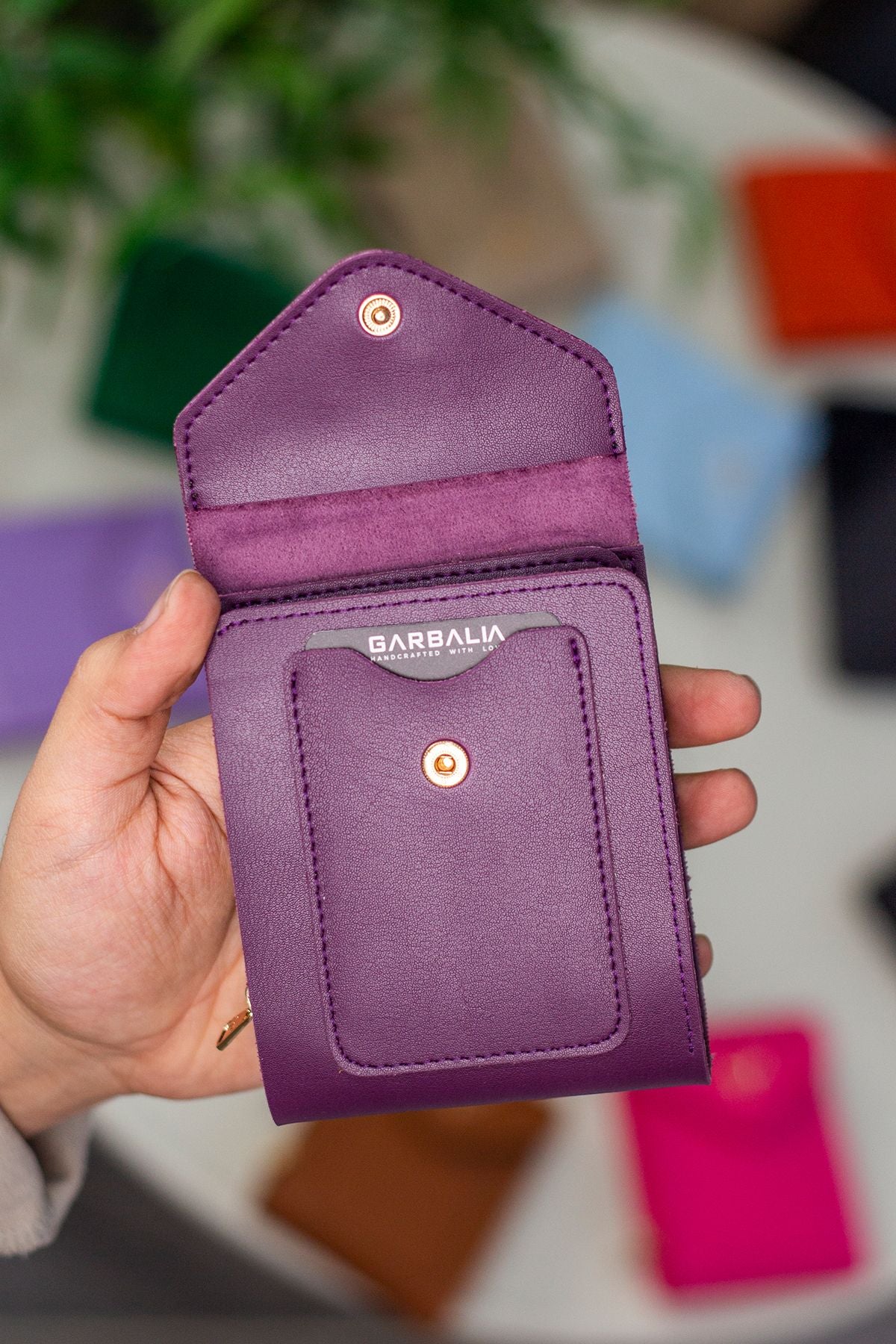 Peru Vegan Deri Fermuarlı Bozuk Para Bölmeli Bol Kartlıklı Kadın Cüzdanı - Justyol