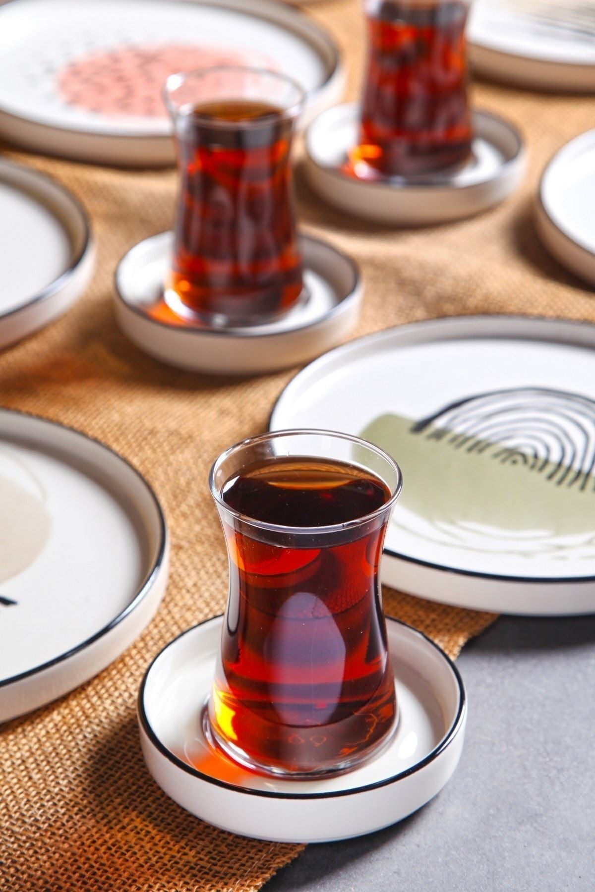 Service petit-déjeuner empilable 6 personnes 18 pièces en céramique artisanale – Assiettes et service à thé