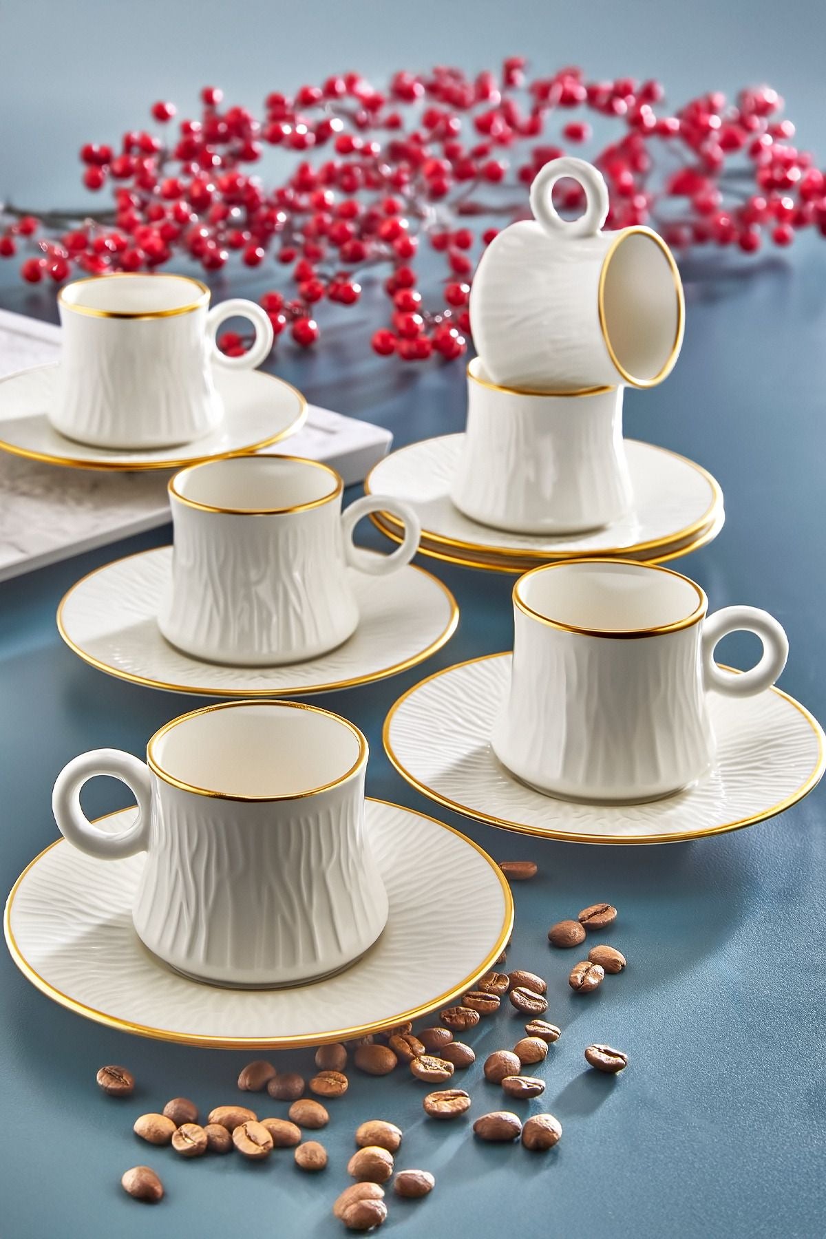 Service tasses à café en porcelaine 6 personnes 12 pièces – Design ondulé avec finition dorée élégante