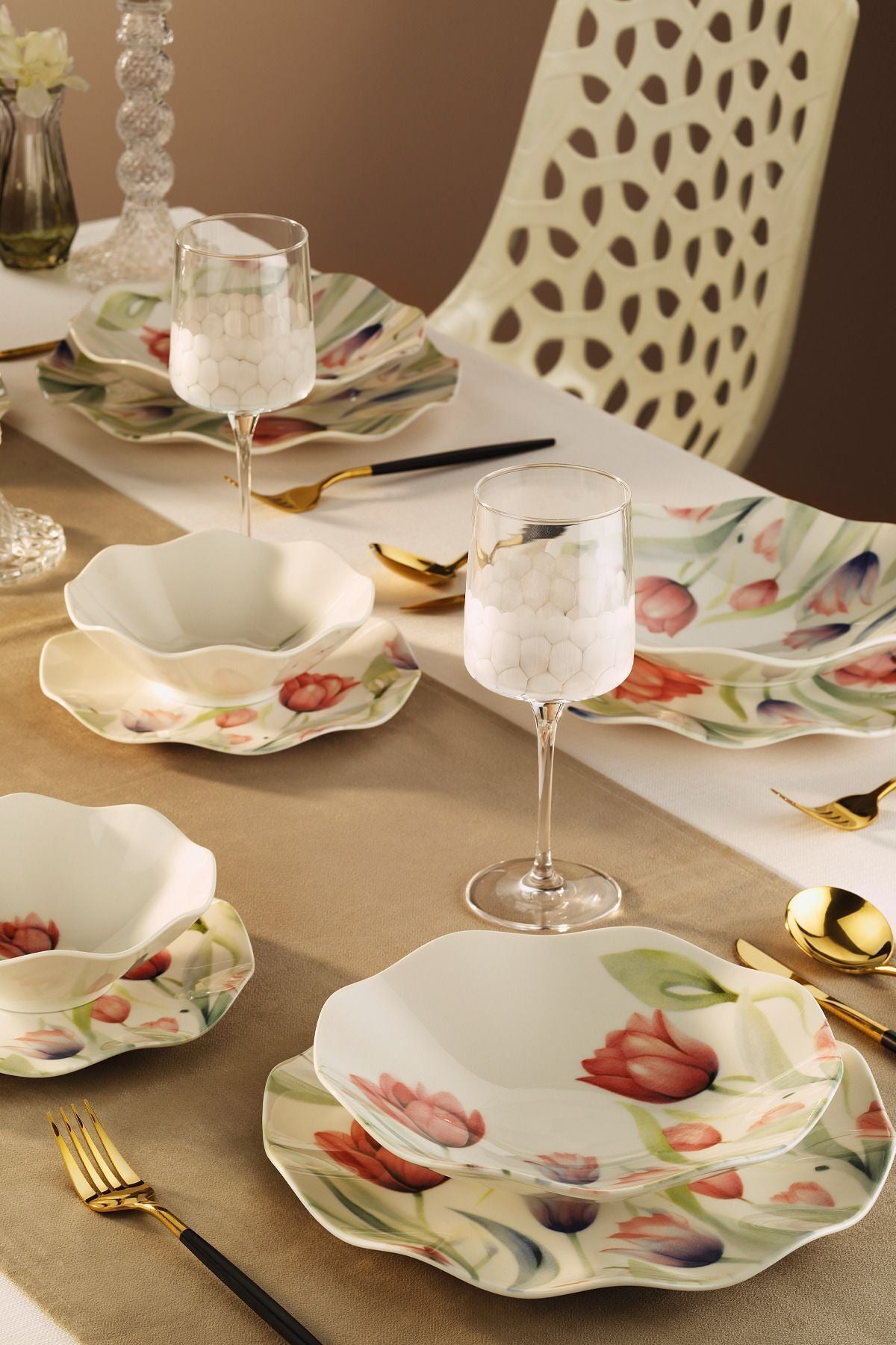 Service de table en porcelaine 4 personnes 12 pièces motif floral – assiettes à soupe, plates et de service