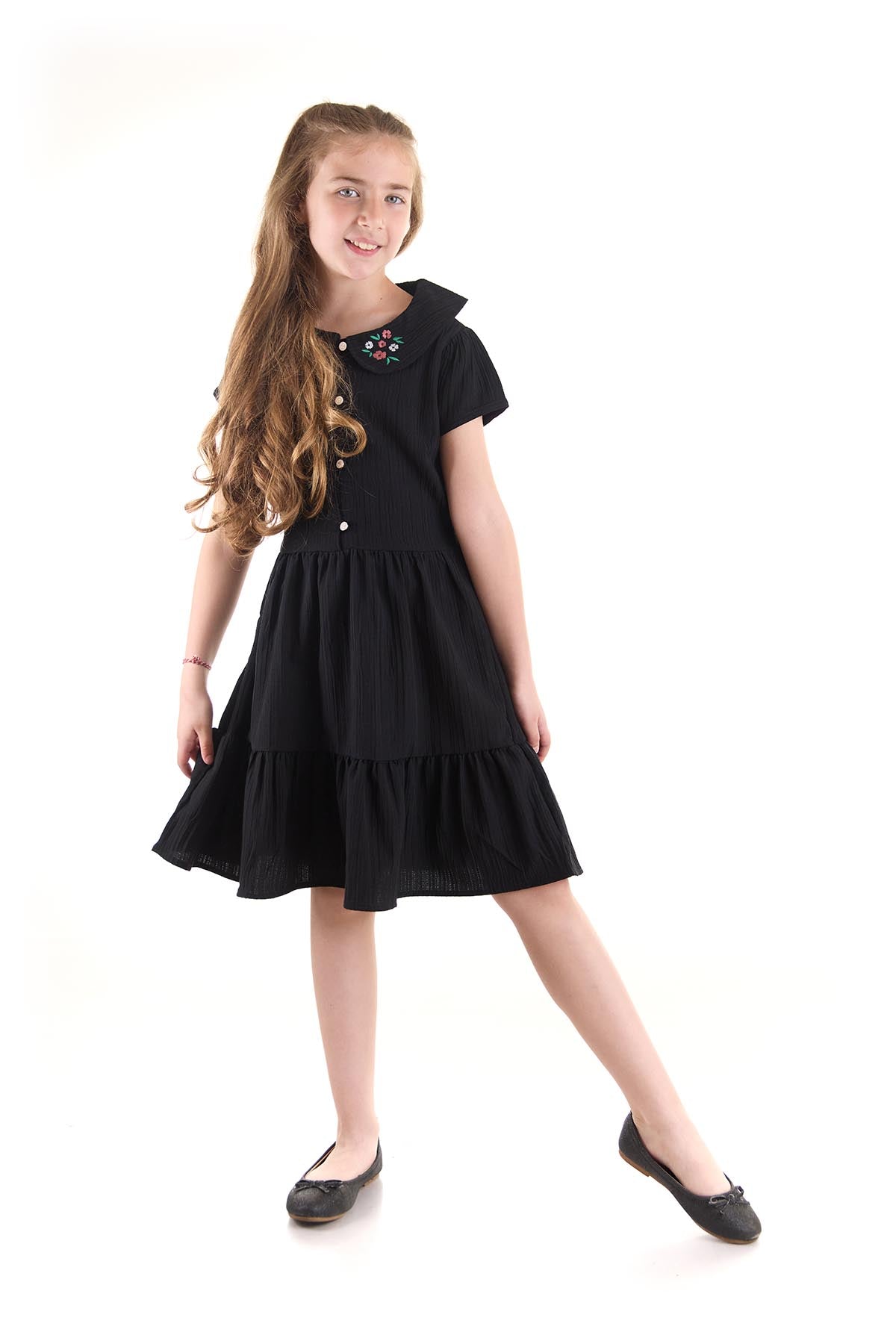 <tc>Robe à col boutonné avec broderie pour fille, tendance en coton</tc>