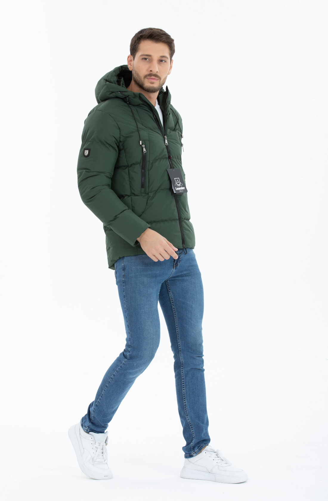 <tc>Doudoune sportive imperméable et coupe-vent pour homme.</tc>